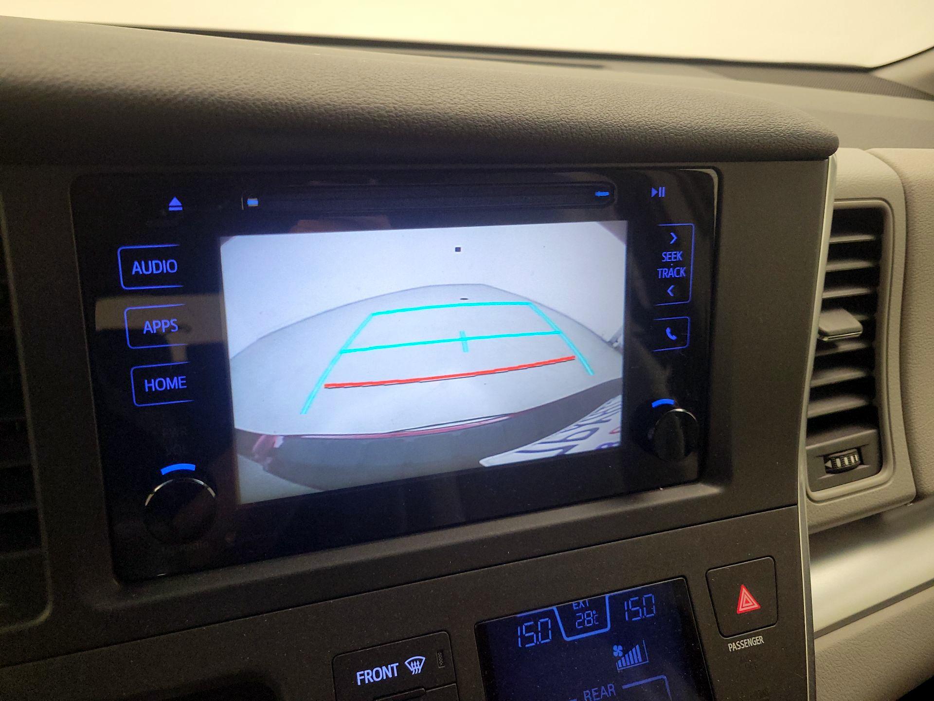 Thumbnail: 2015 Toyota Sienna - 14