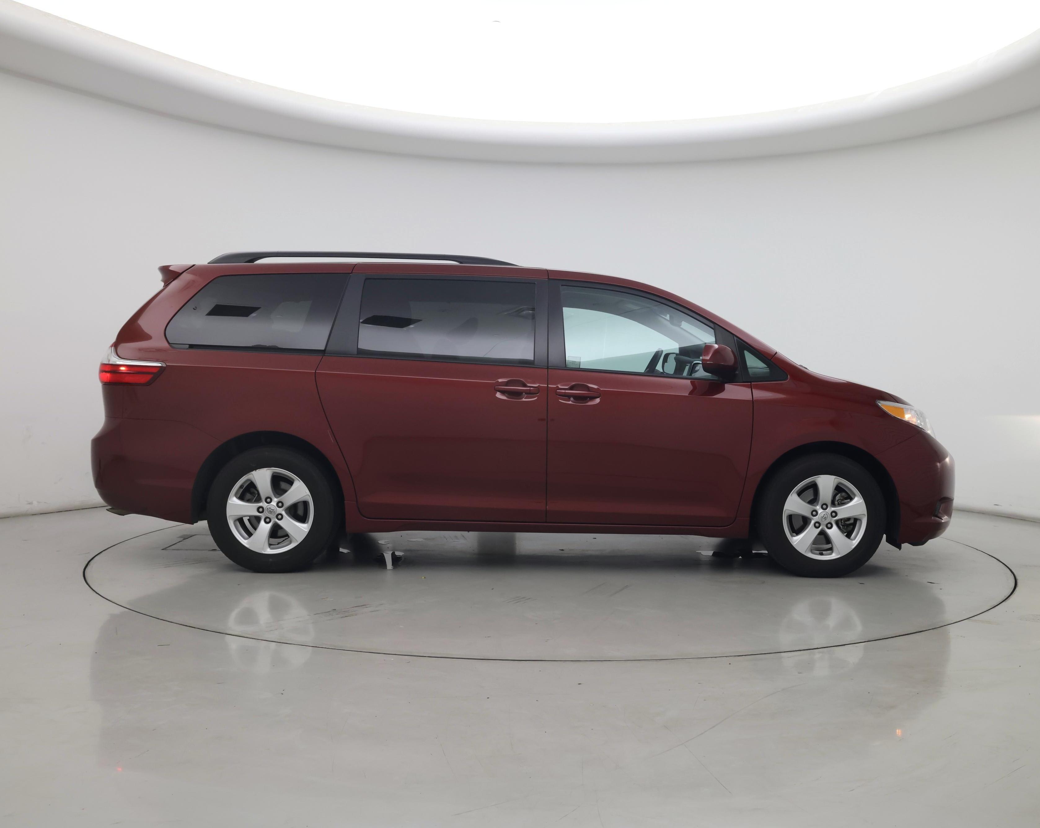 Thumbnail: 2015 Toyota Sienna - 7