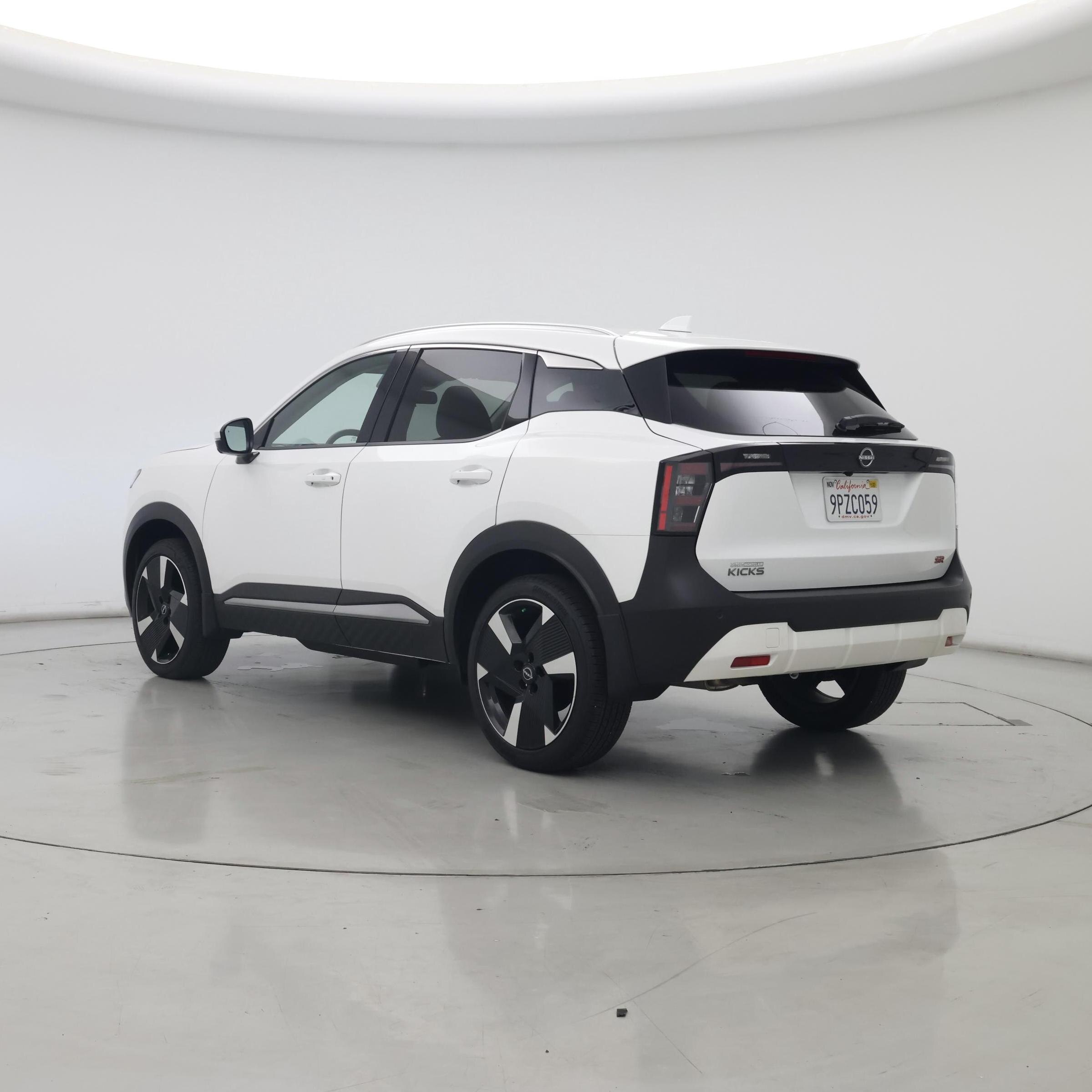 Thumbnail: 2025 Nissan Kicks - 2