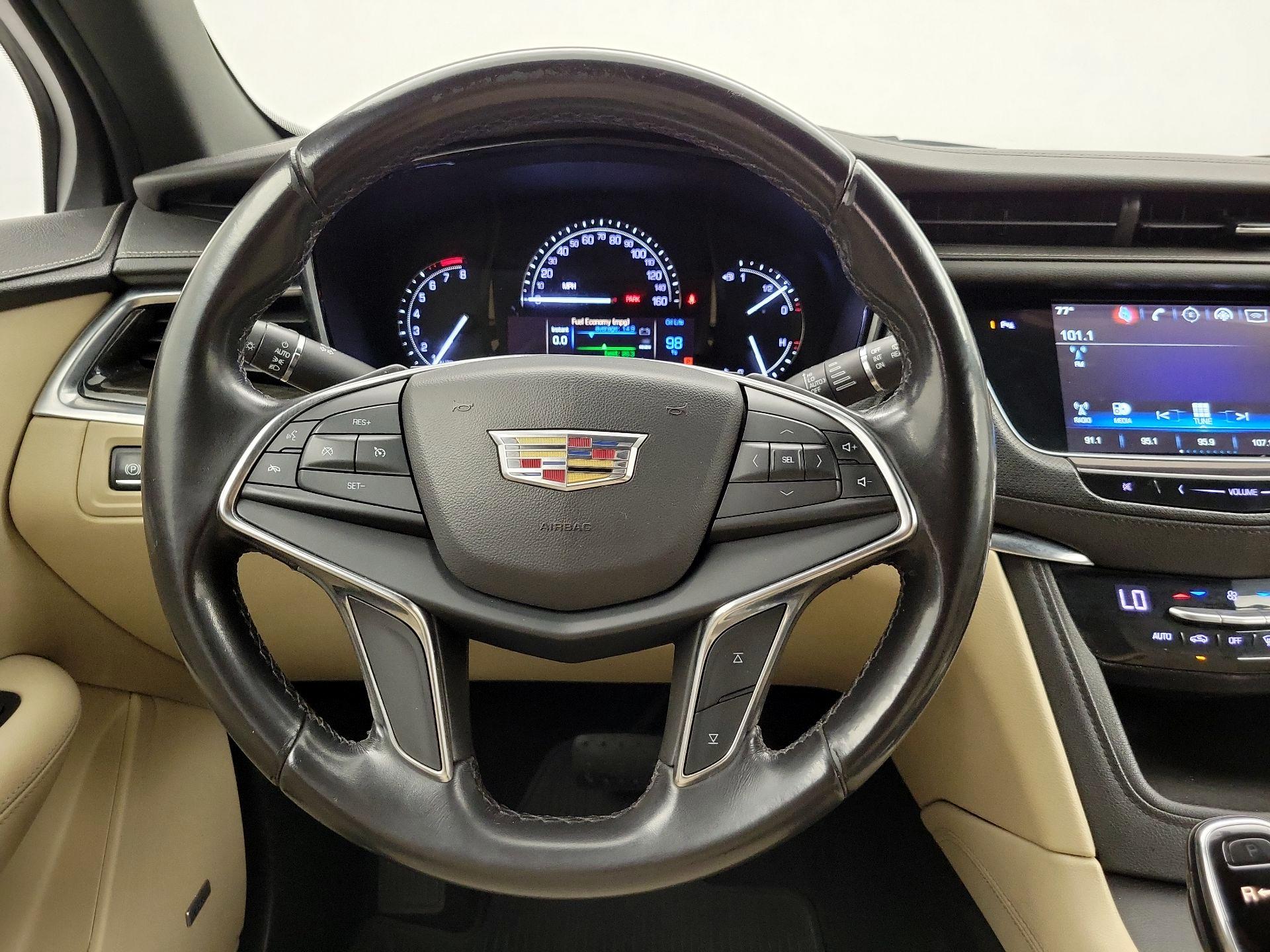 Thumbnail: 2018 Cadillac XT5 - 10