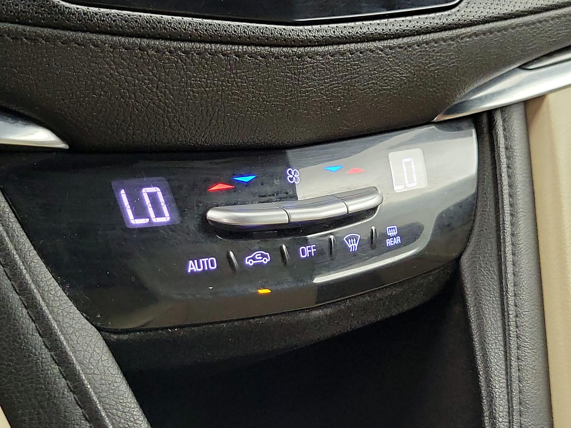 Thumbnail: 2018 Cadillac XT5 - 16