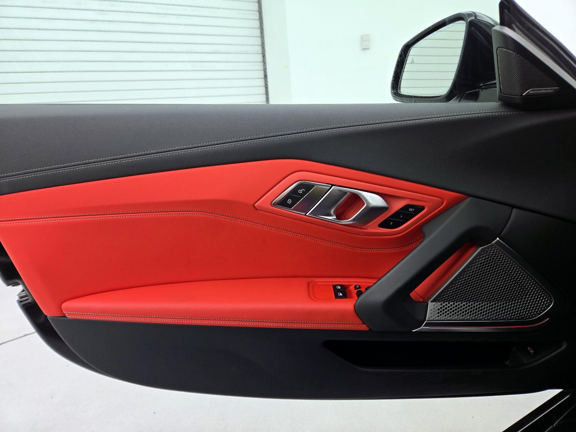 Thumbnail: 2024 BMW Z4 - 12