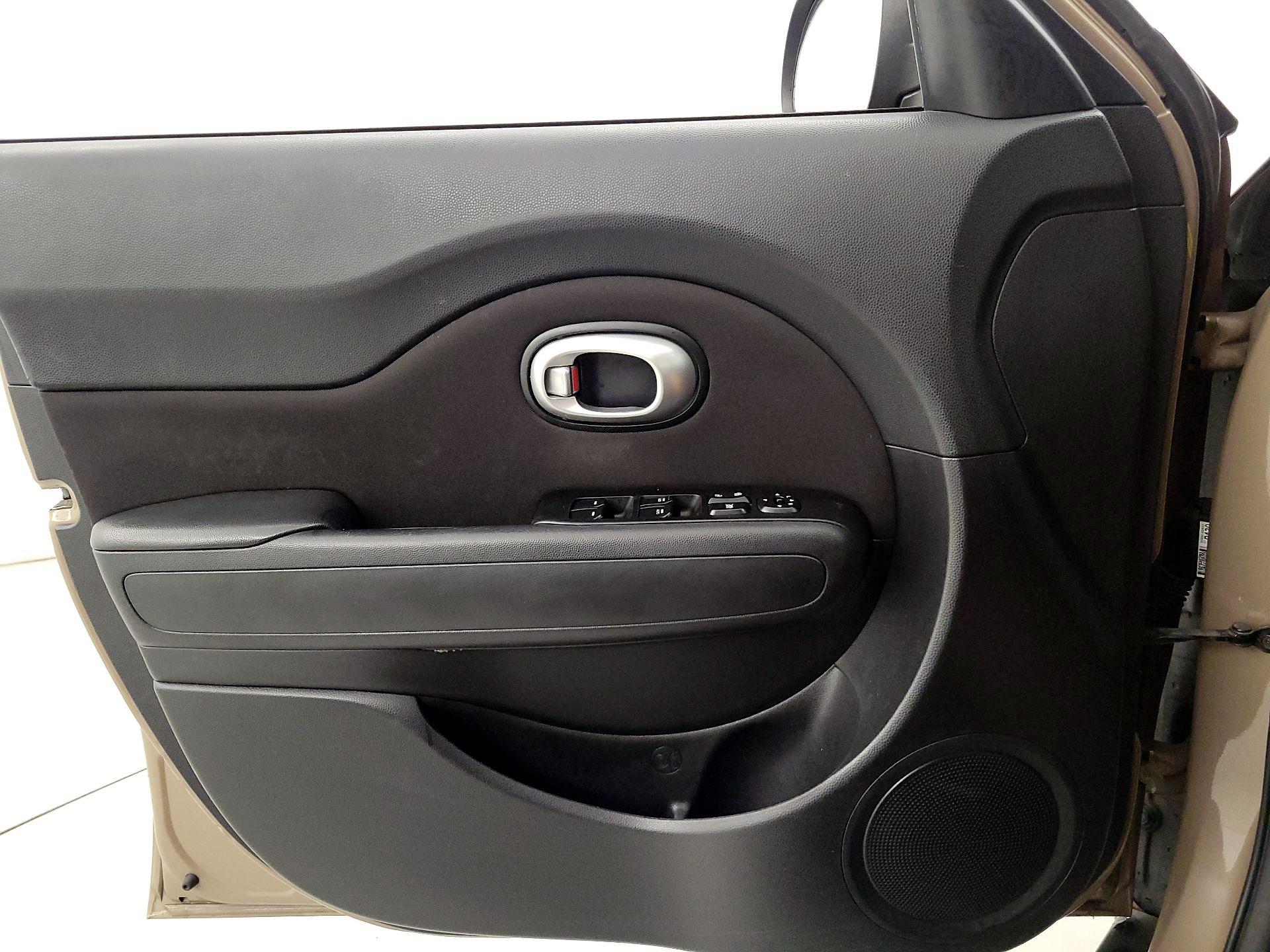 Thumbnail: 2015 Kia Soul - 12