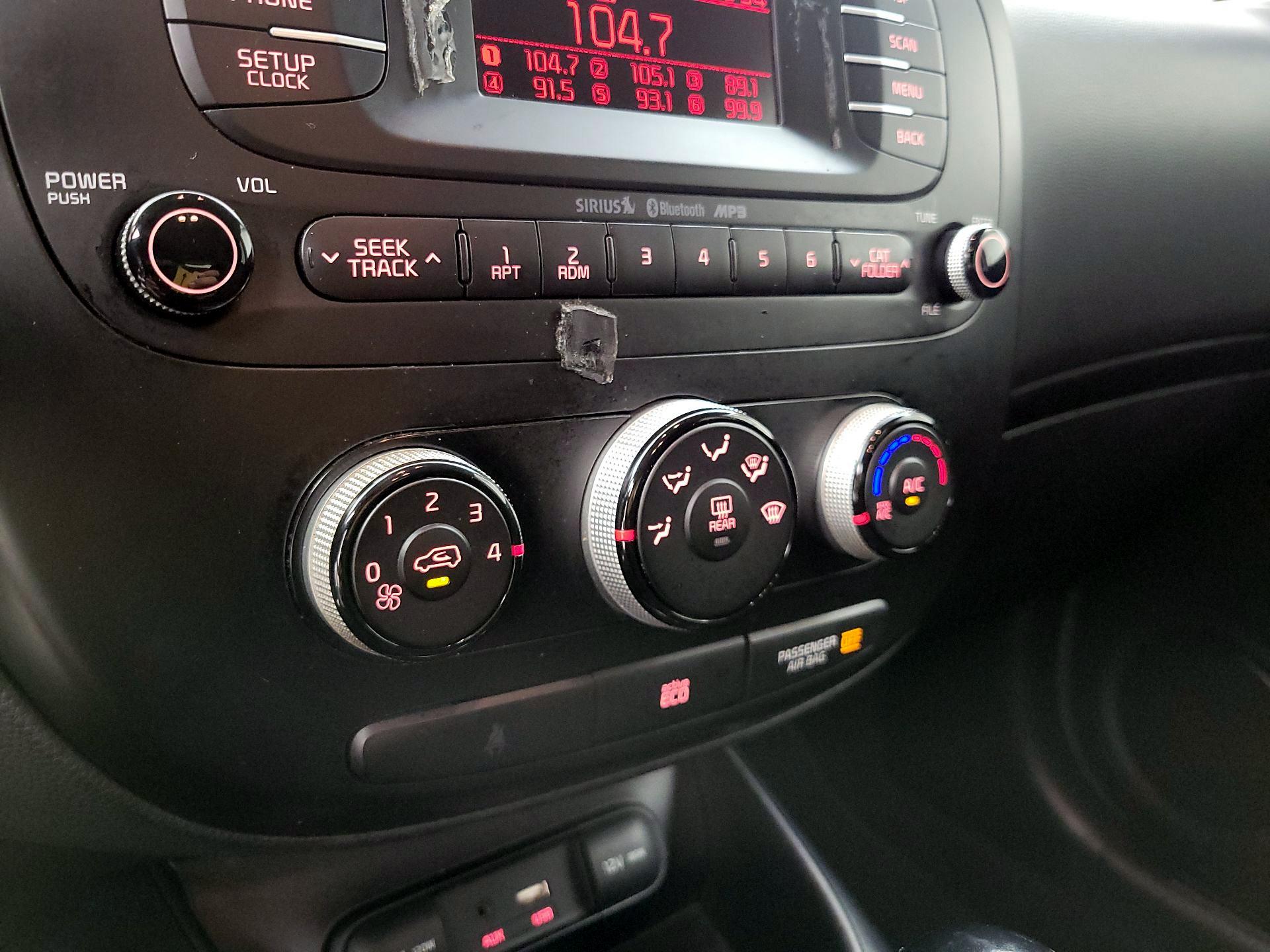 Thumbnail: 2015 Kia Soul - 15