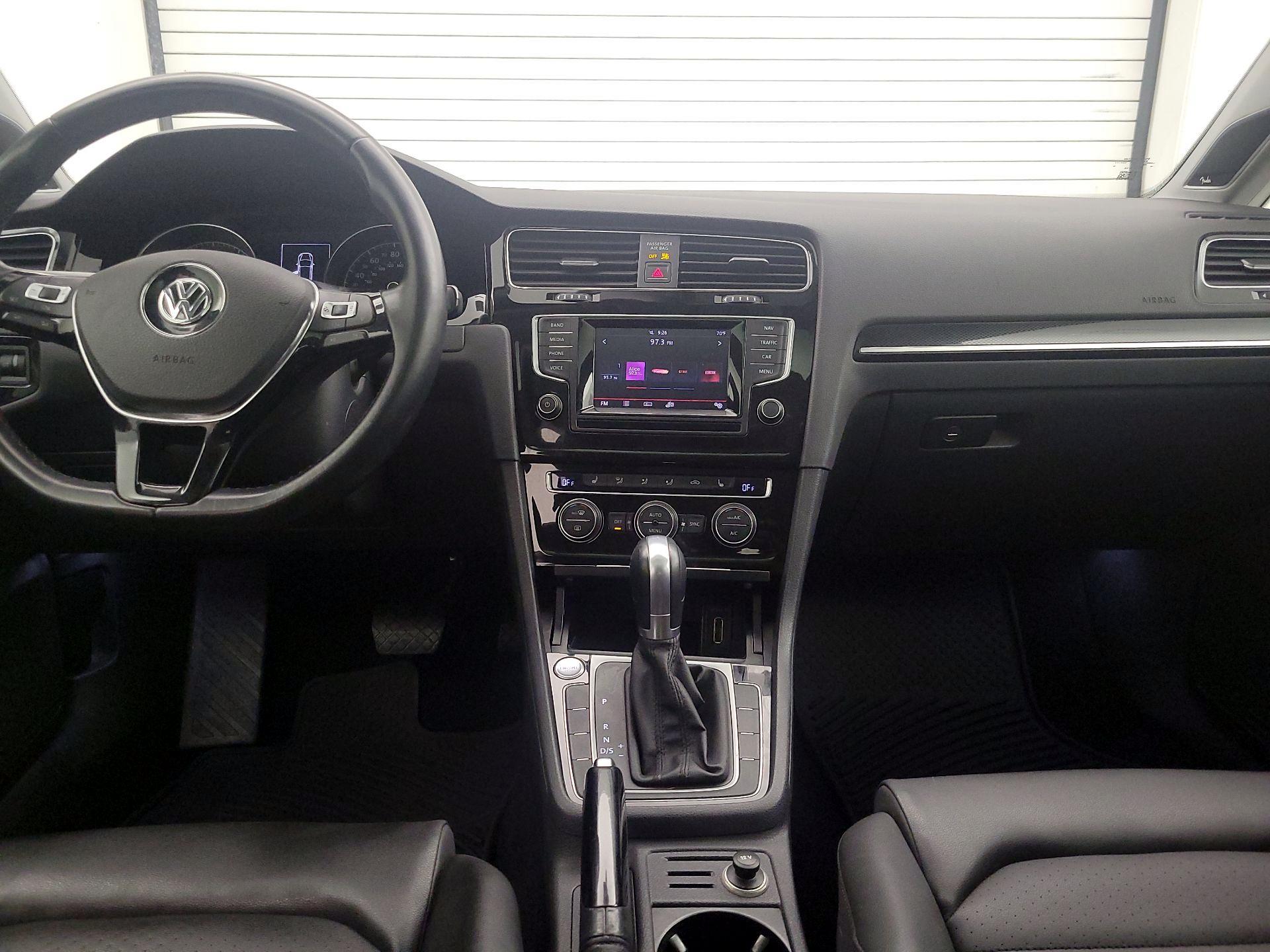 Thumbnail: 2015 Volkswagen Golf - 9