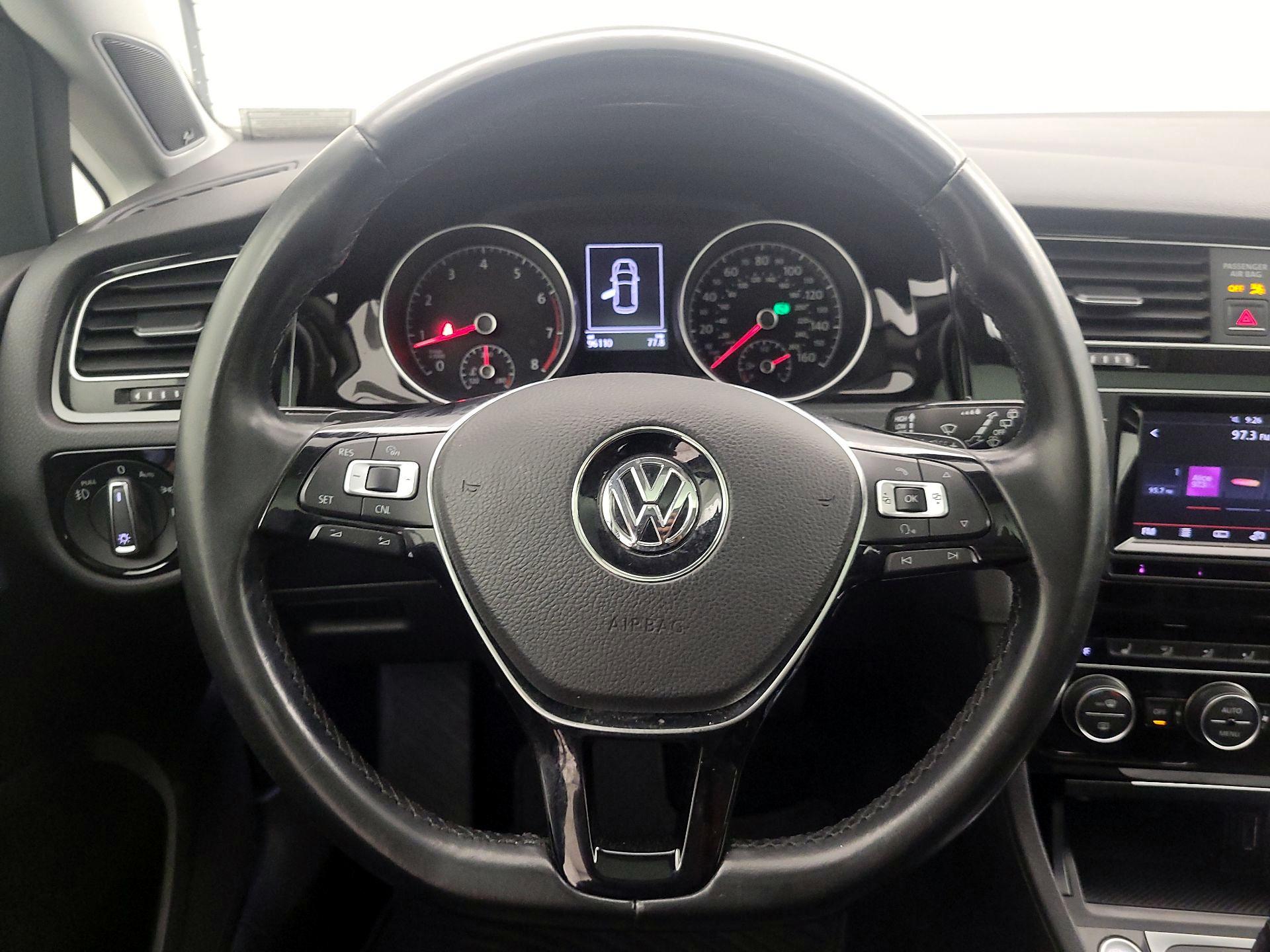 Thumbnail: 2015 Volkswagen Golf - 10