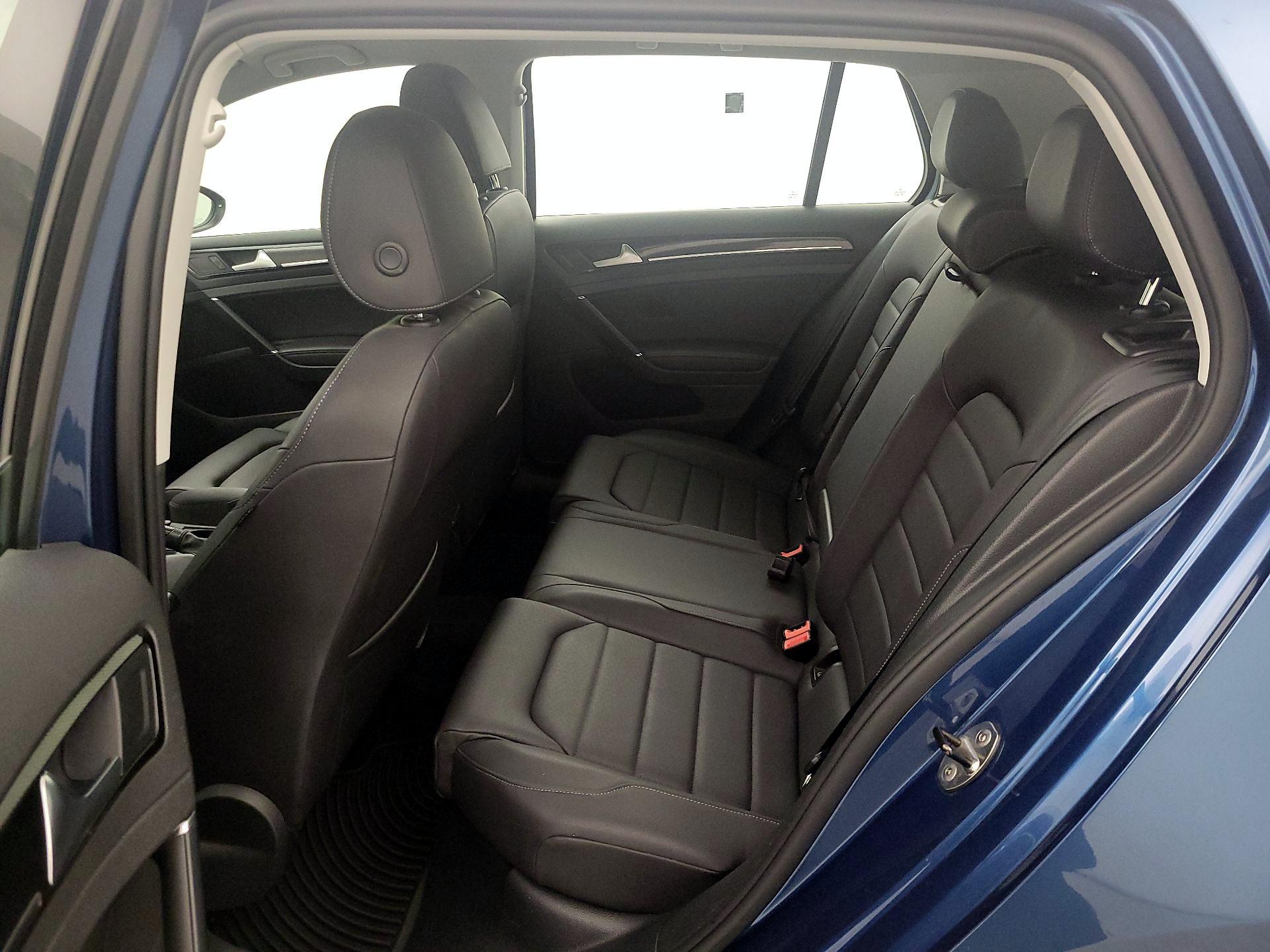 Thumbnail: 2015 Volkswagen Golf - 19