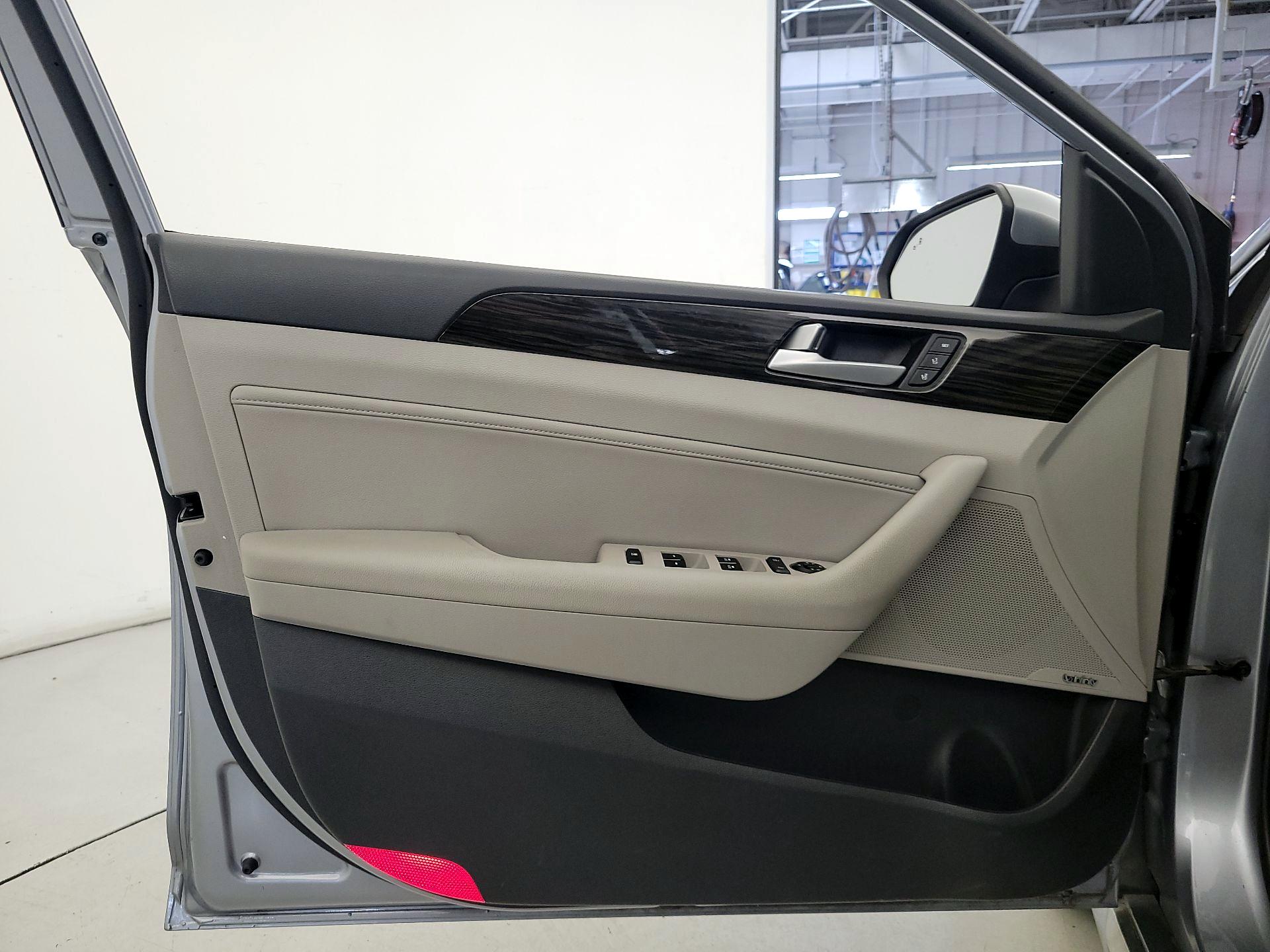 Thumbnail: 2017 Hyundai Sonata - 12