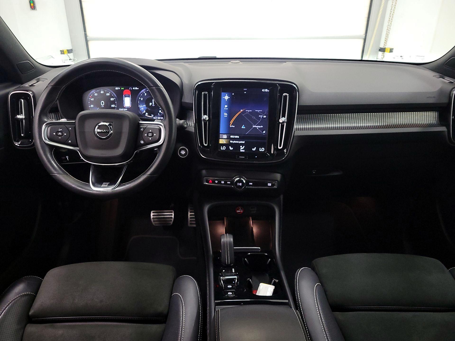 Thumbnail: 2020 Volvo XC40 - 9