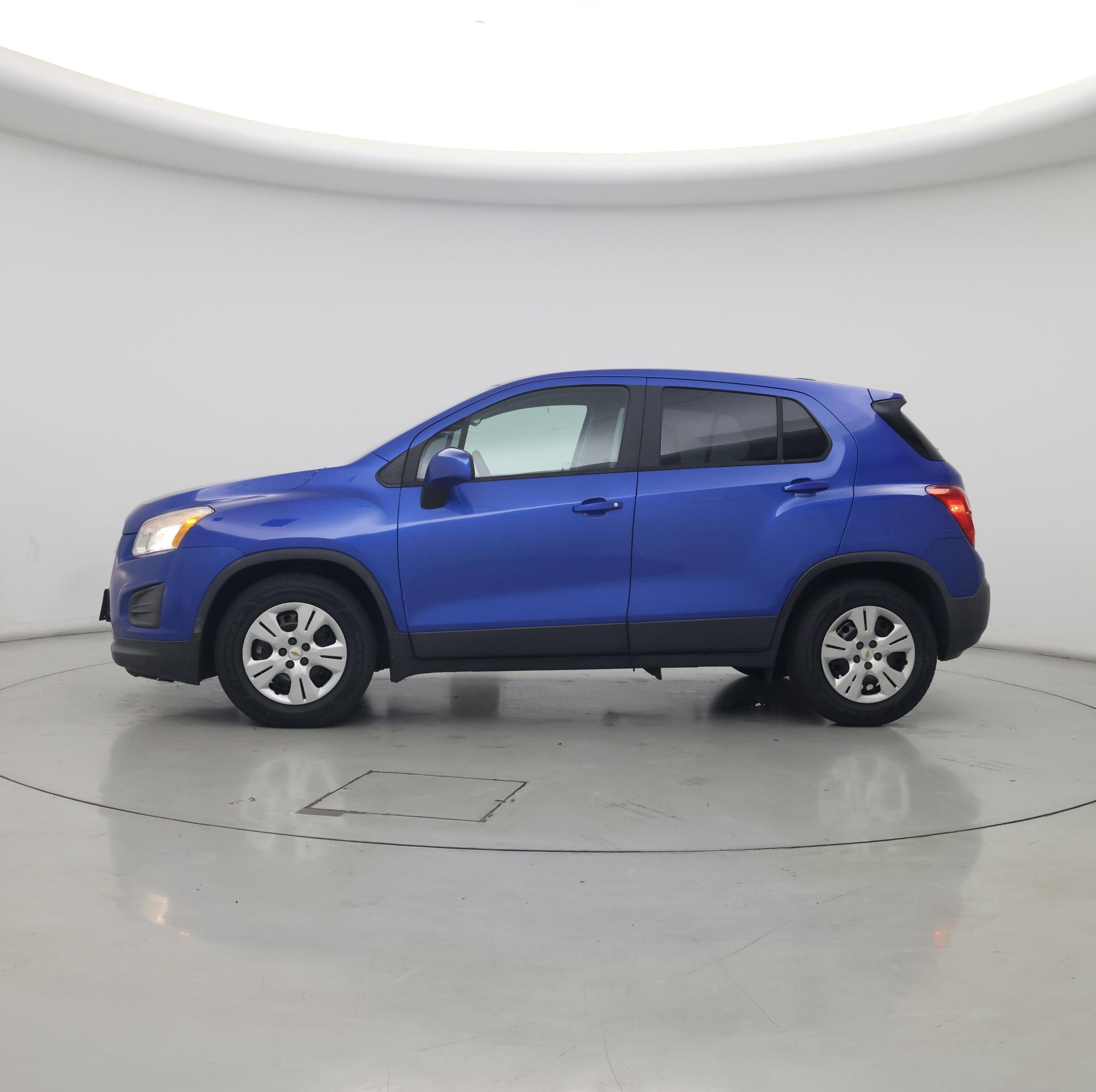 Thumbnail: 2015 Chevrolet Trax - 3
