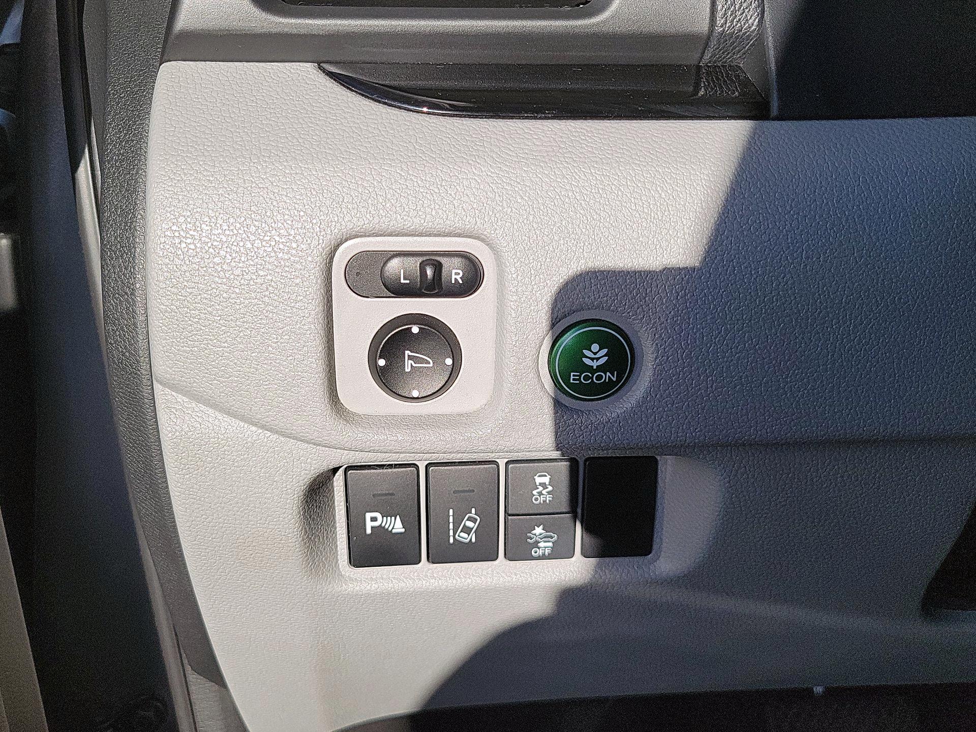 Thumbnail: 2017 Honda Pilot - 11