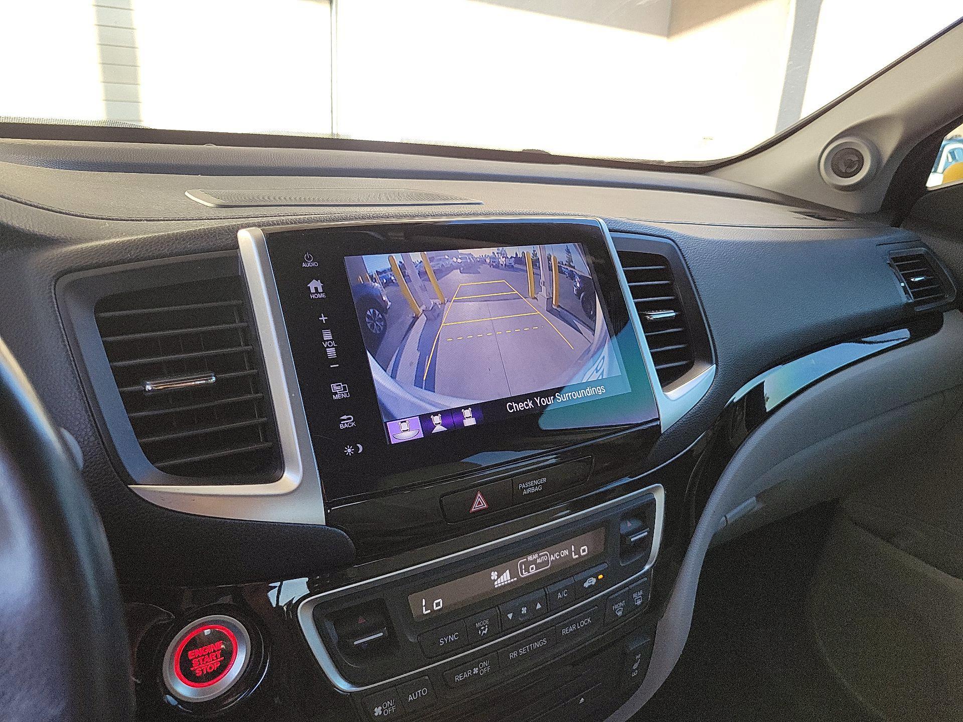 Thumbnail: 2017 Honda Pilot - 12