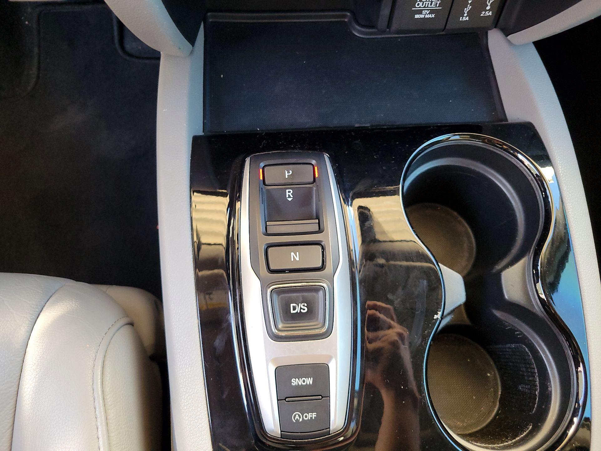 Thumbnail: 2017 Honda Pilot - 15