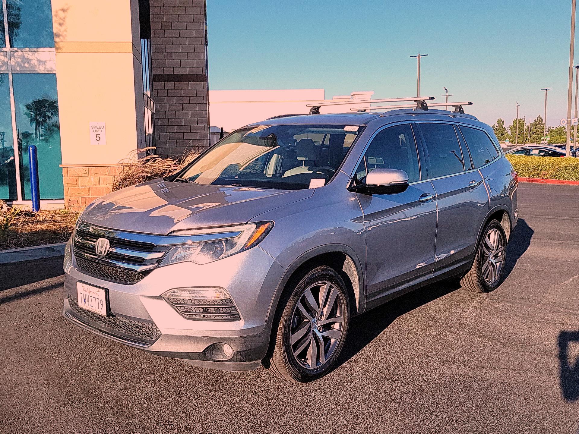 Thumbnail: 2017 Honda Pilot - 3