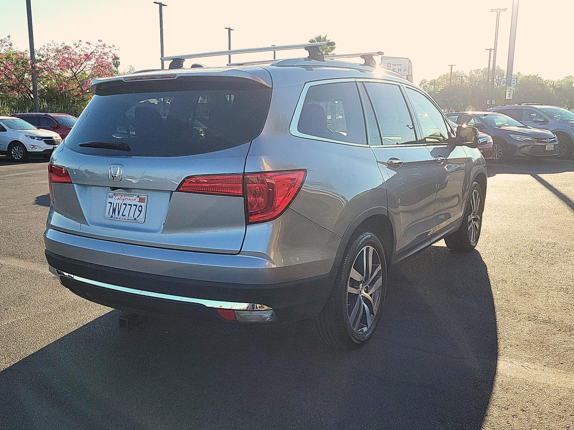 Thumbnail: 2017 Honda Pilot - 5