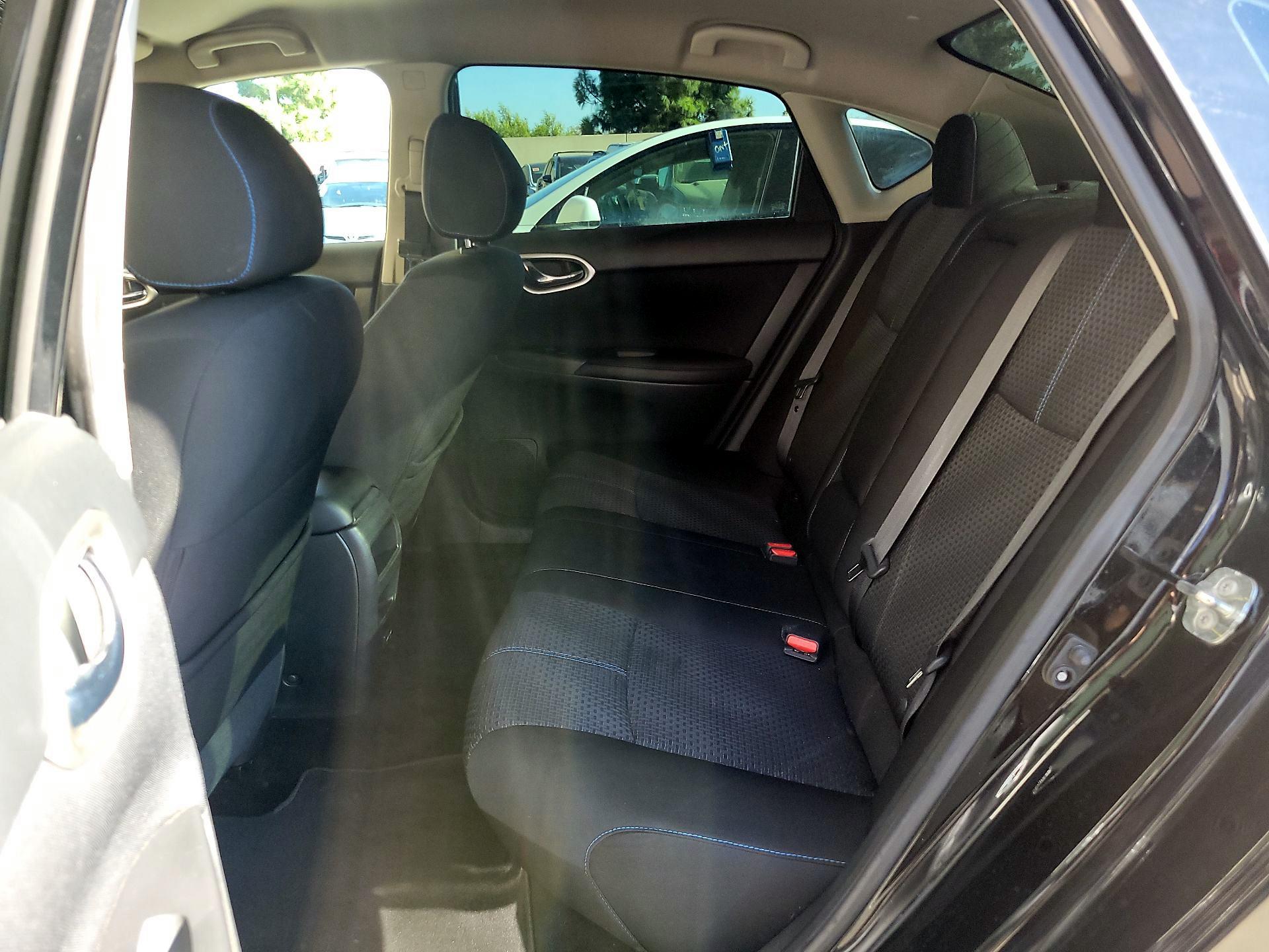 Thumbnail: 2018 Nissan Sentra - 17