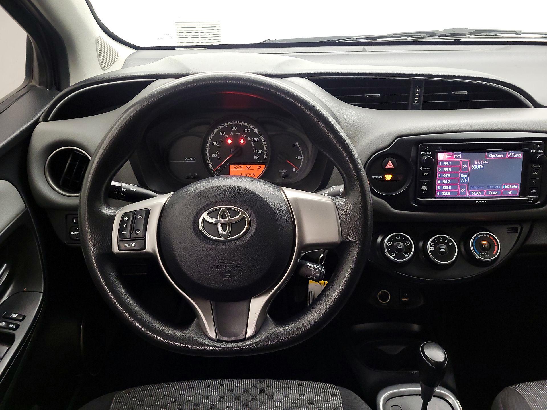 Thumbnail: 2015 Toyota Yaris - 10