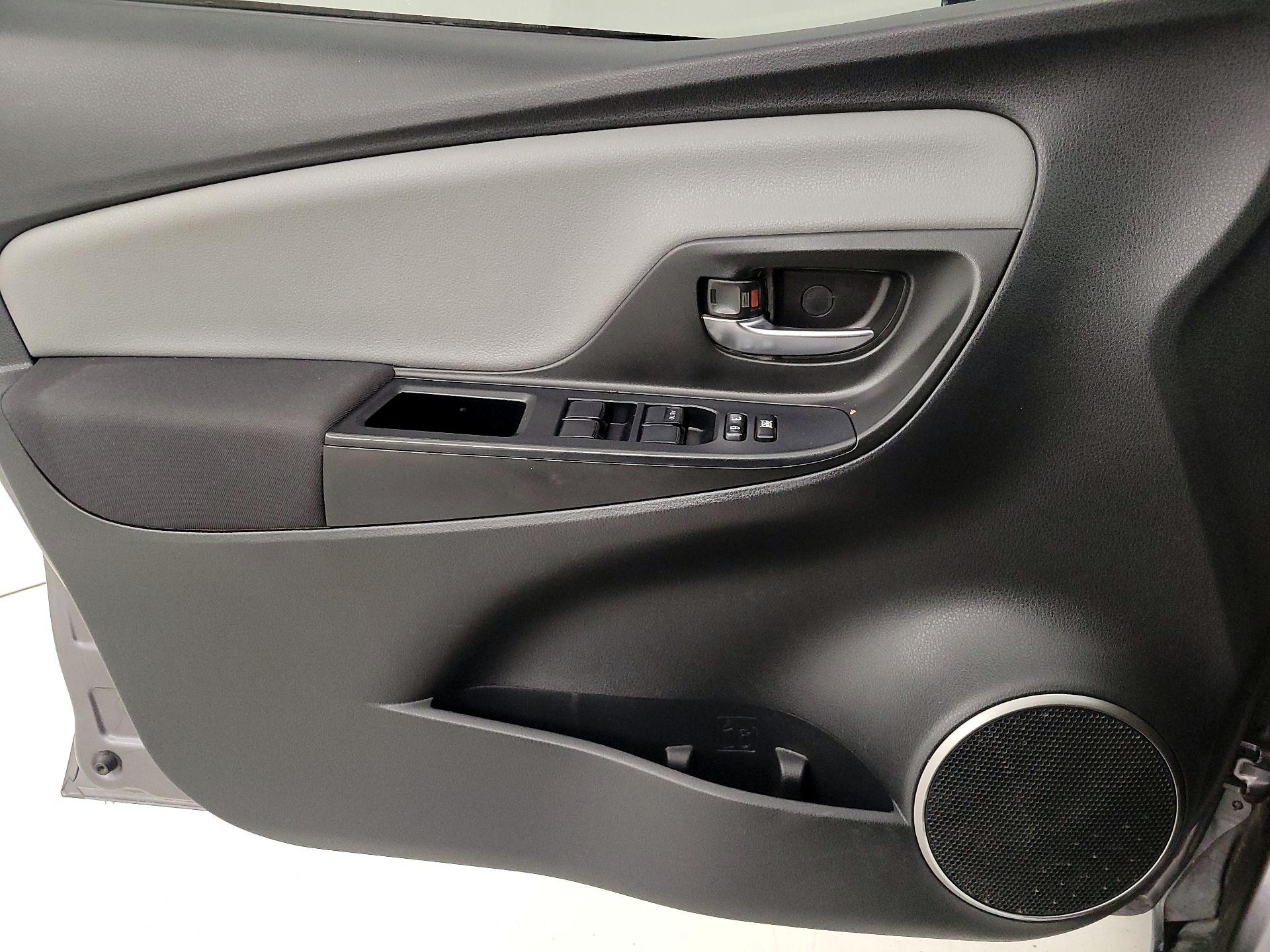 Thumbnail: 2015 Toyota Yaris - 12