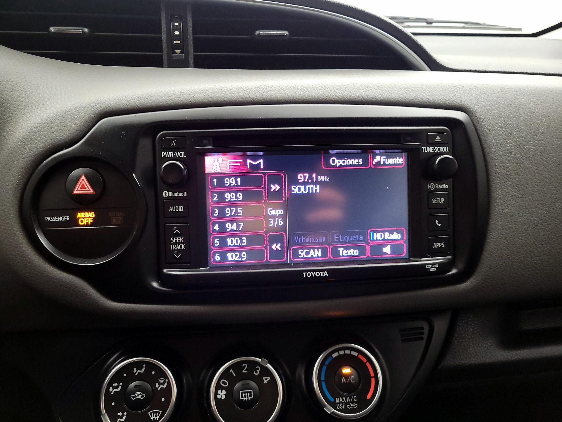 Thumbnail: 2015 Toyota Yaris - 14