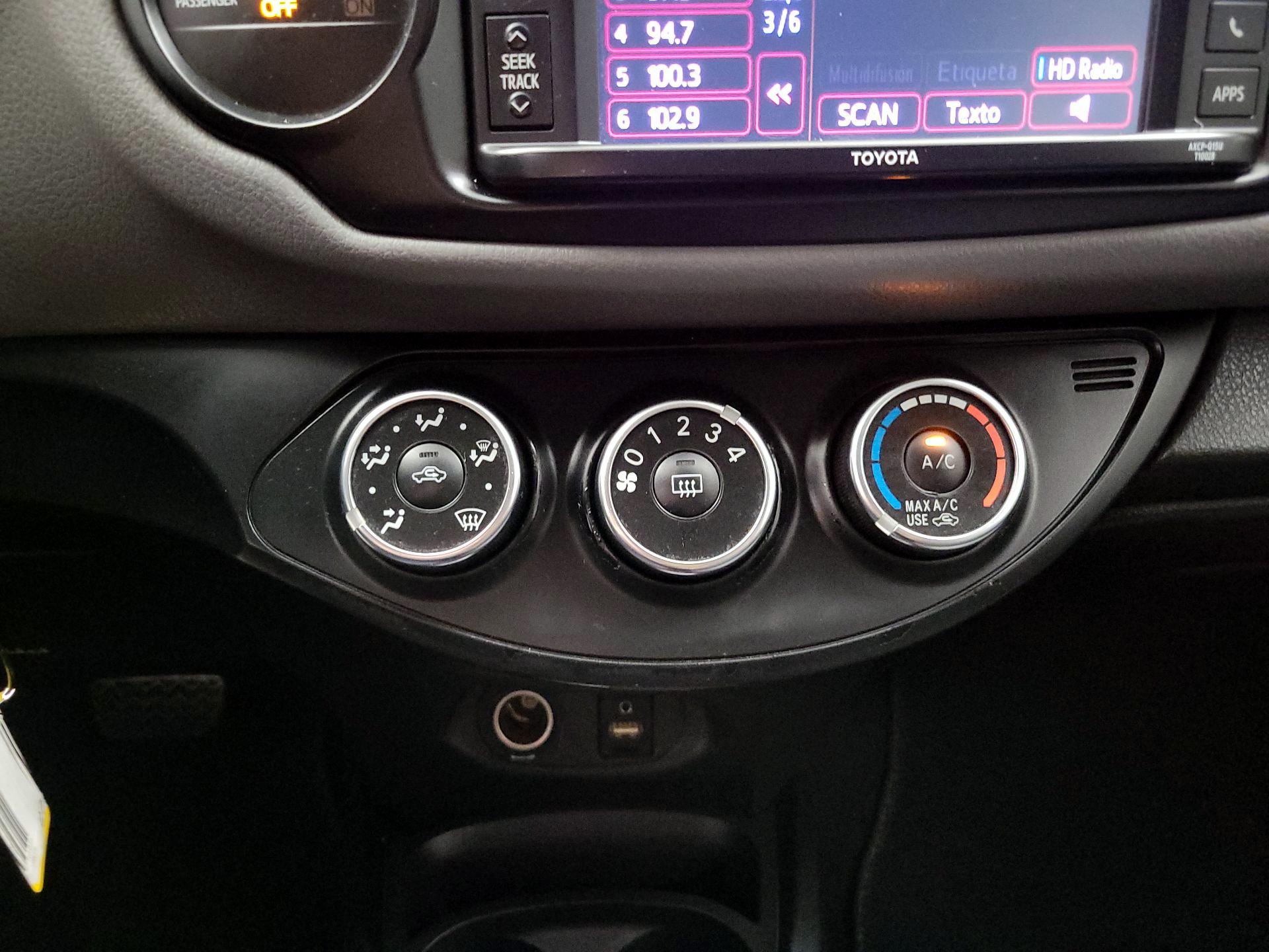 Thumbnail: 2015 Toyota Yaris - 15