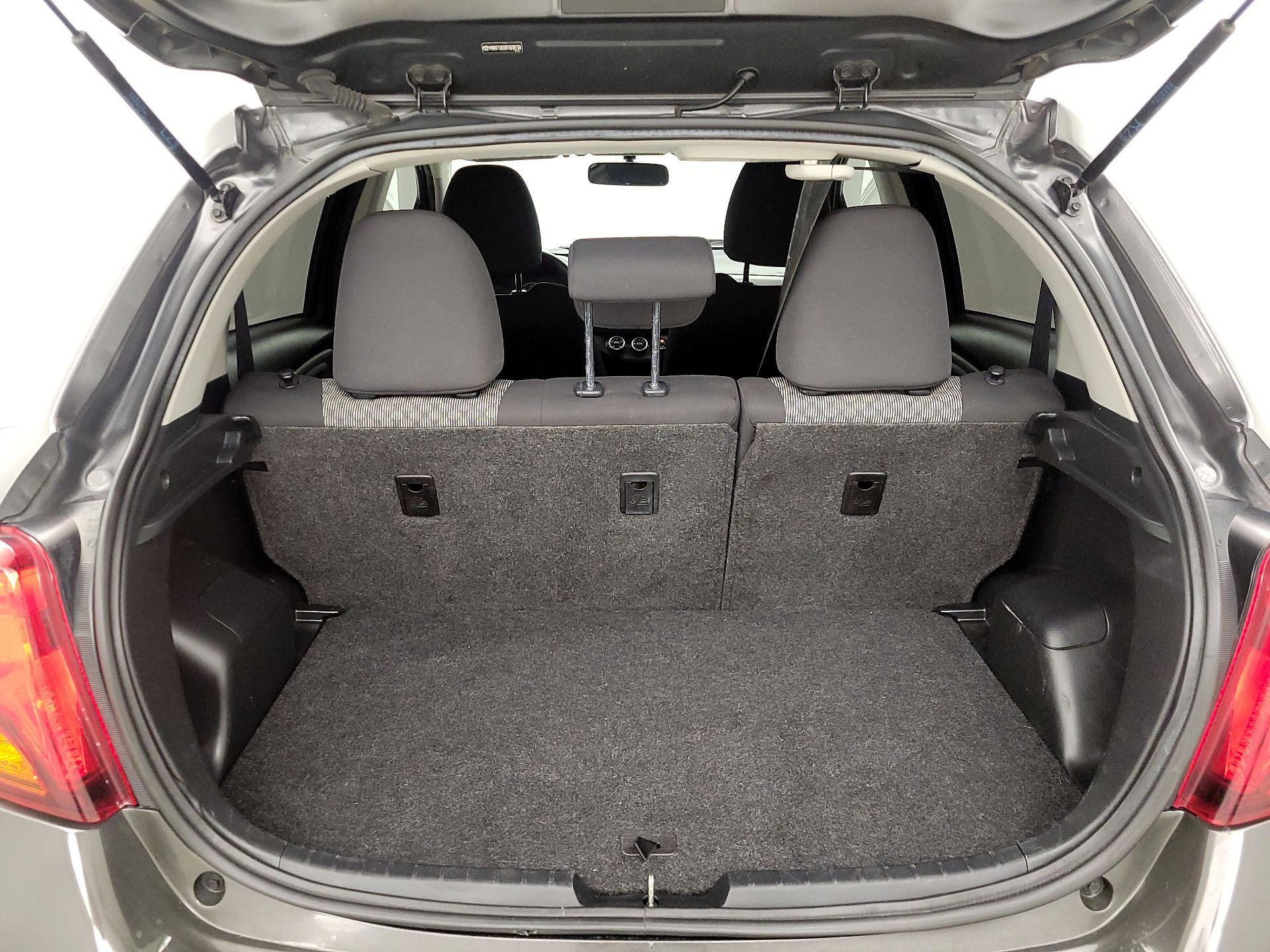 Thumbnail: 2015 Toyota Yaris - 19