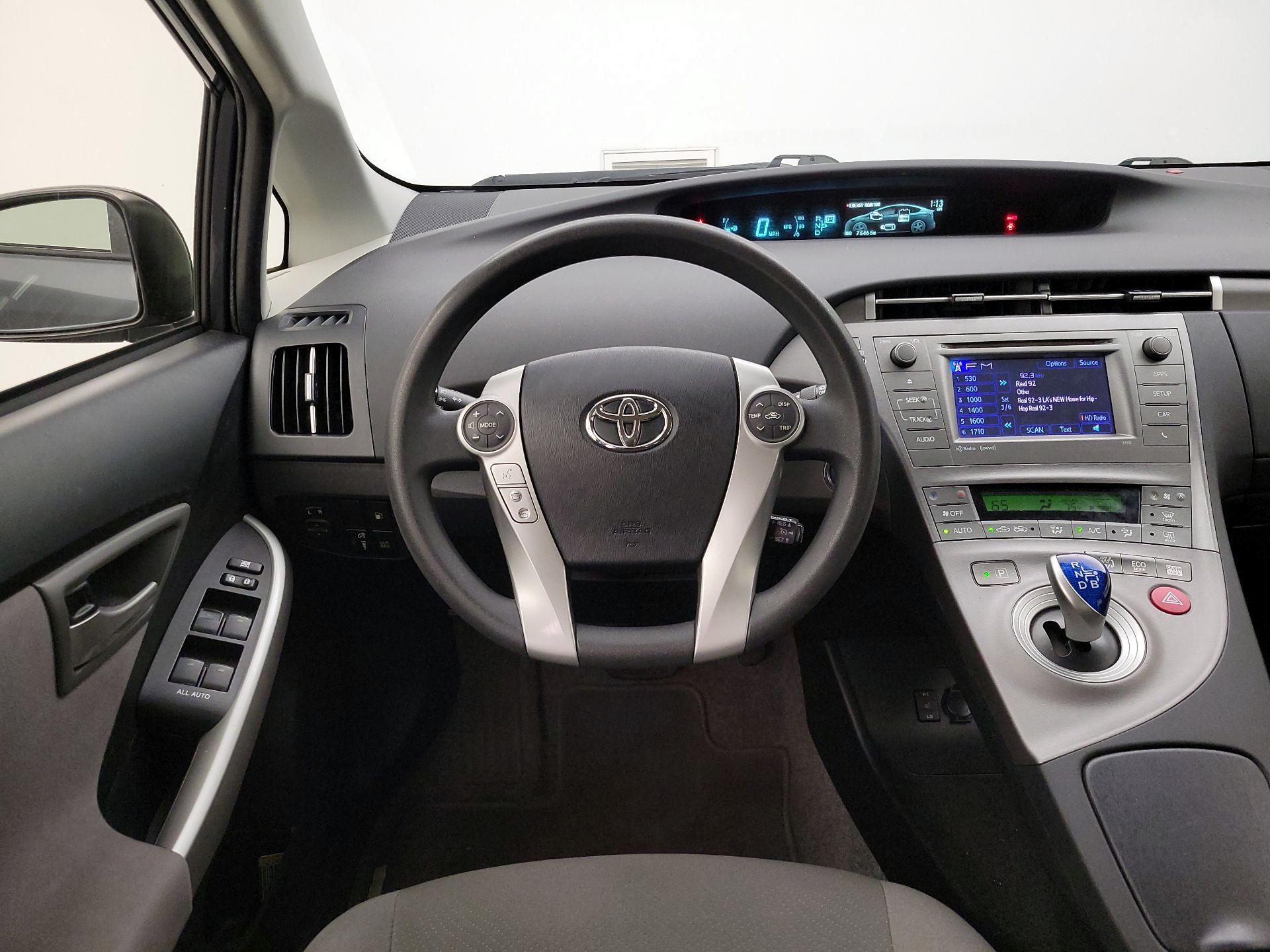 Thumbnail: 2014 Toyota Prius - 10
