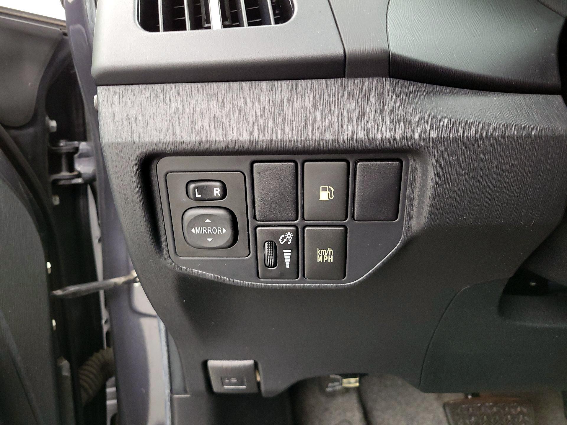 Thumbnail: 2014 Toyota Prius - 13