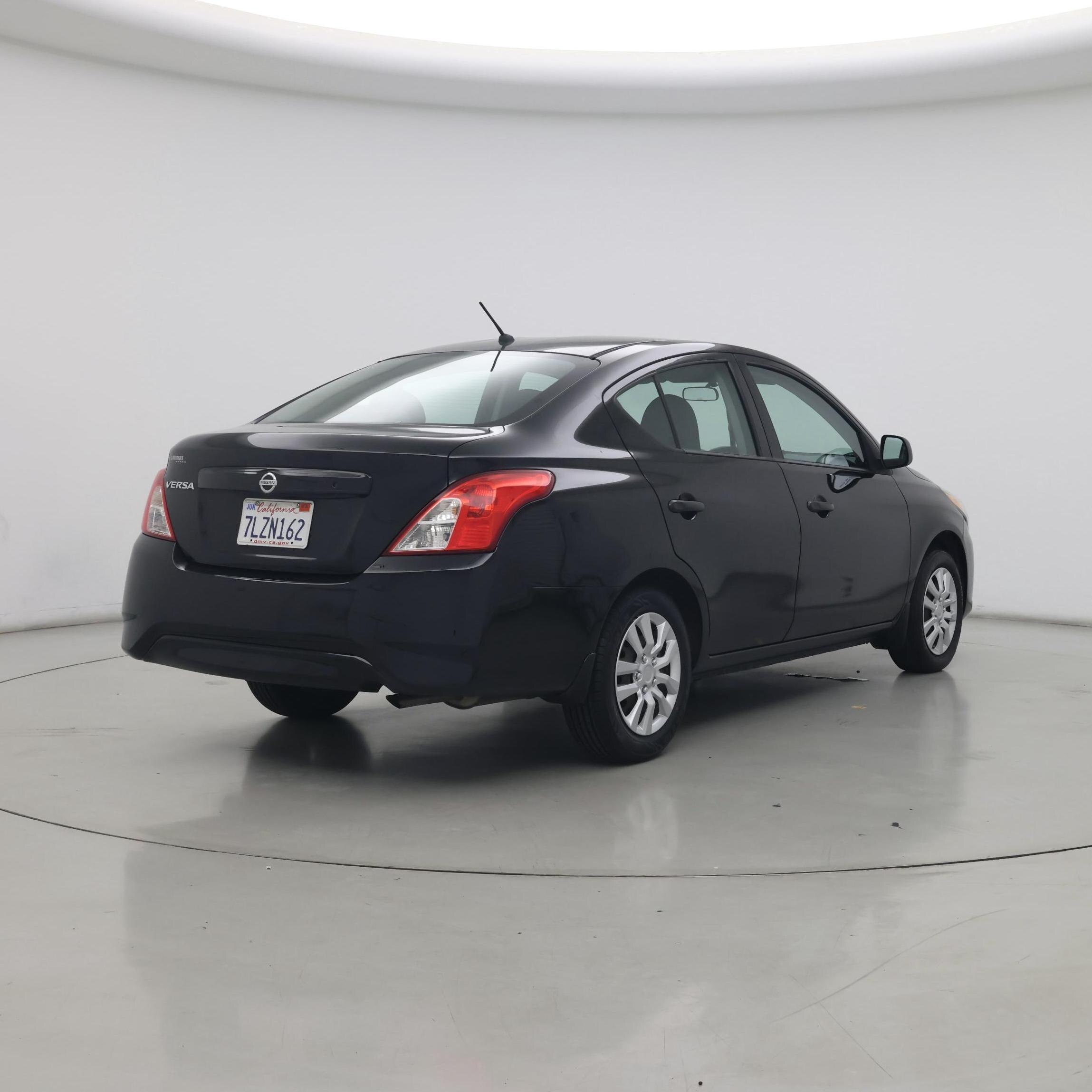 Thumbnail: 2015 Nissan Versa - 8