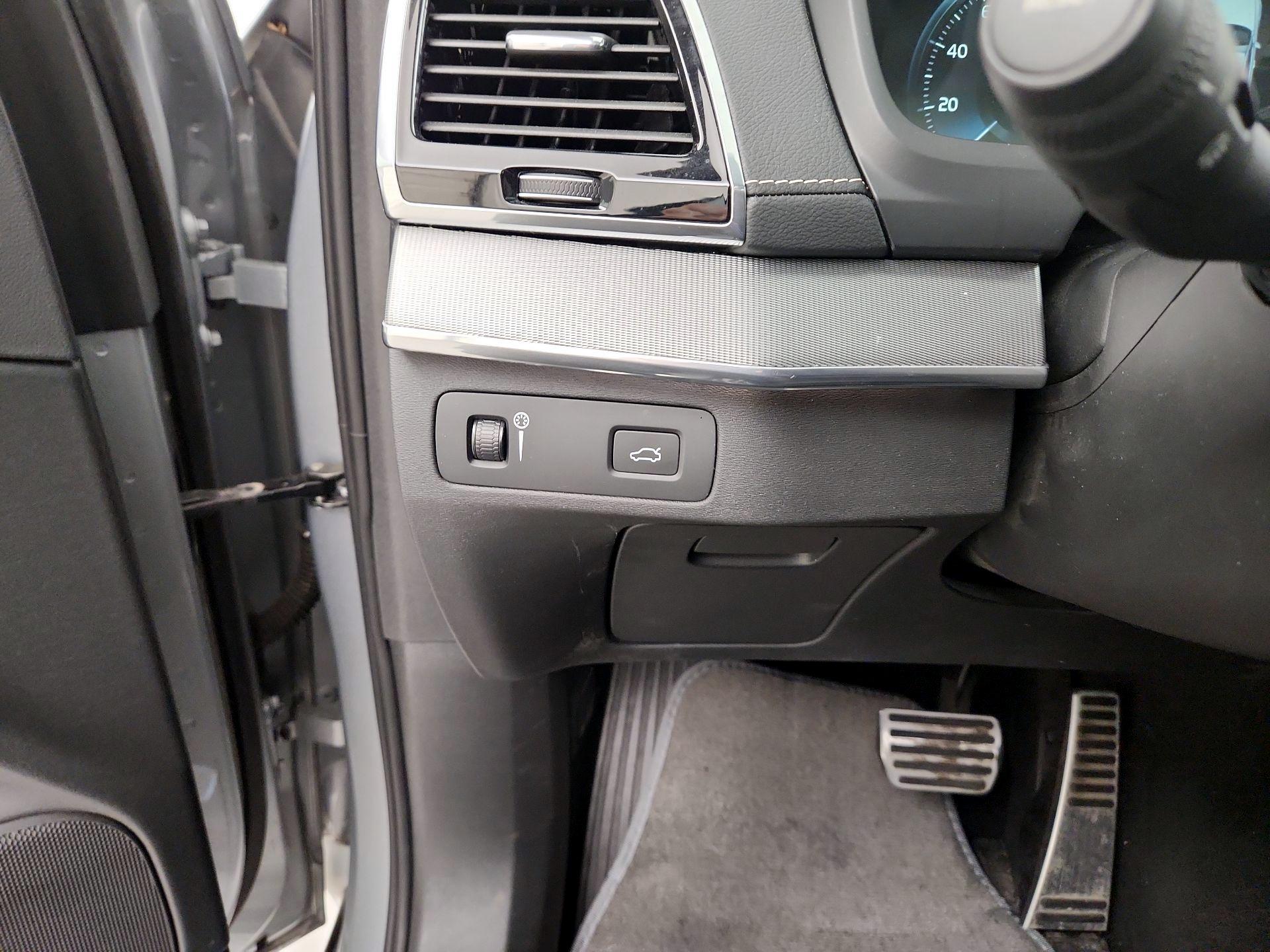 Thumbnail: 2019 Volvo XC90 - 13