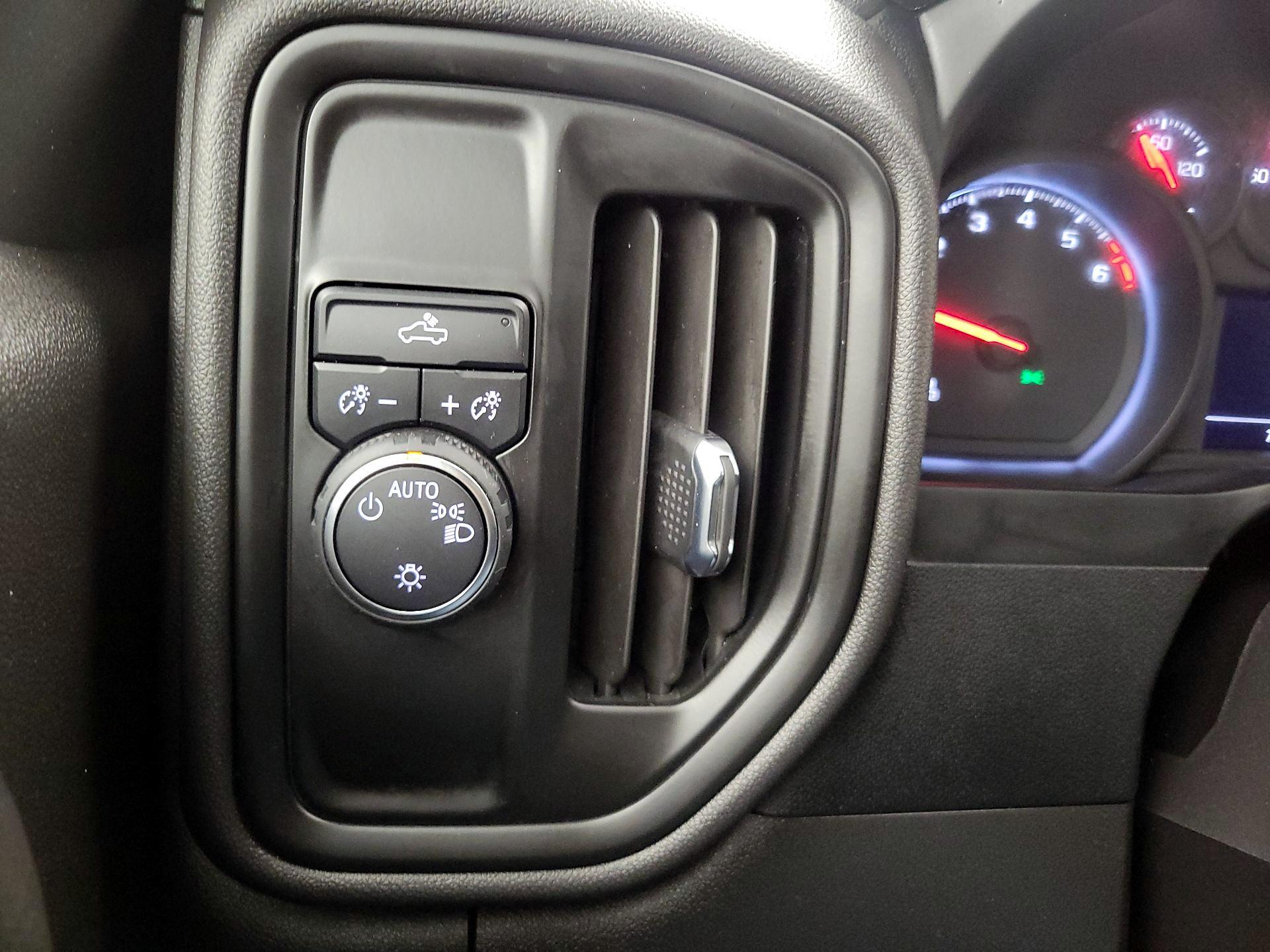 Thumbnail: 2022 Chevrolet Silverado 1500 - 13