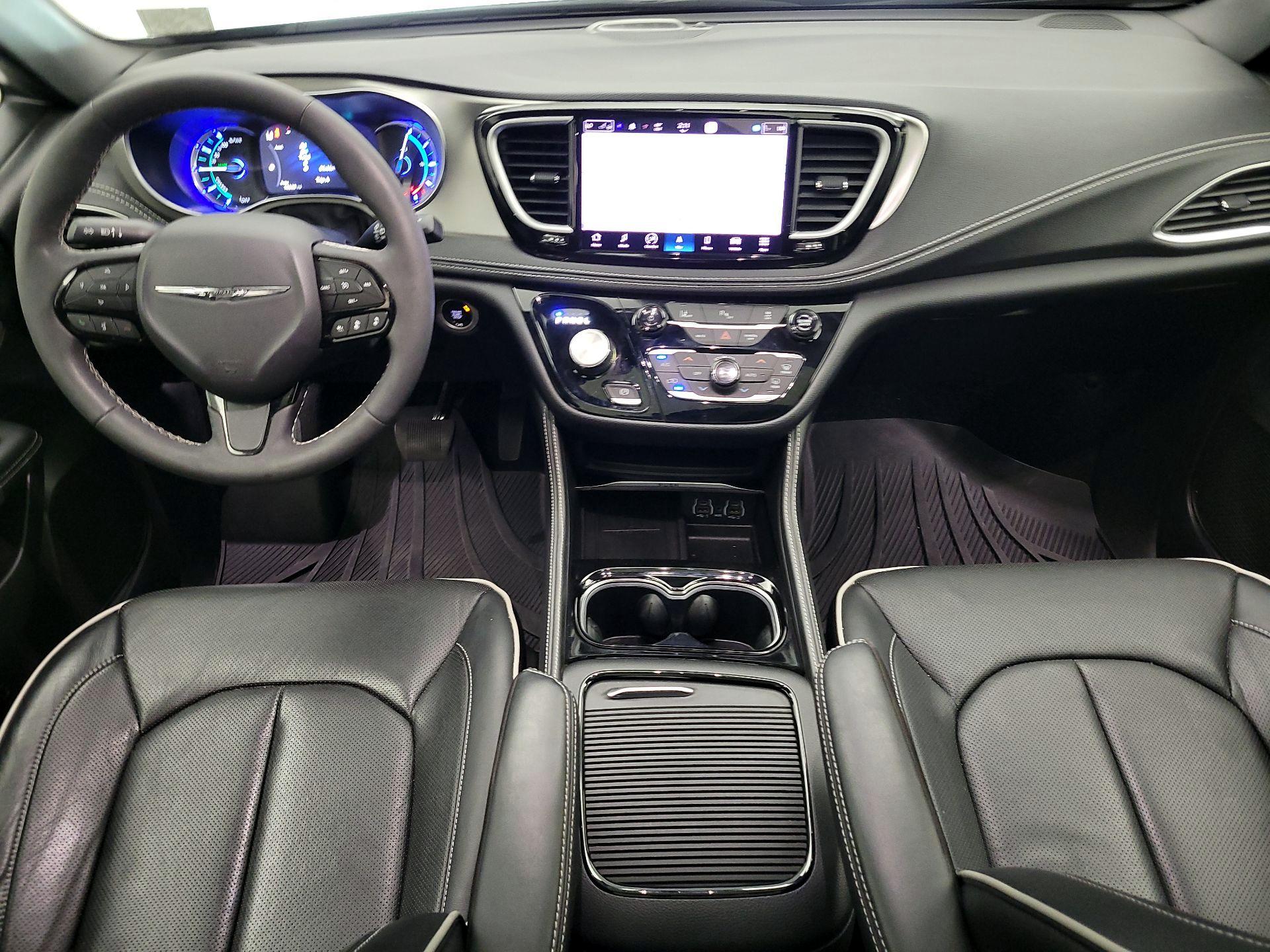 Thumbnail: 2023 Chrysler Pacifica - 9