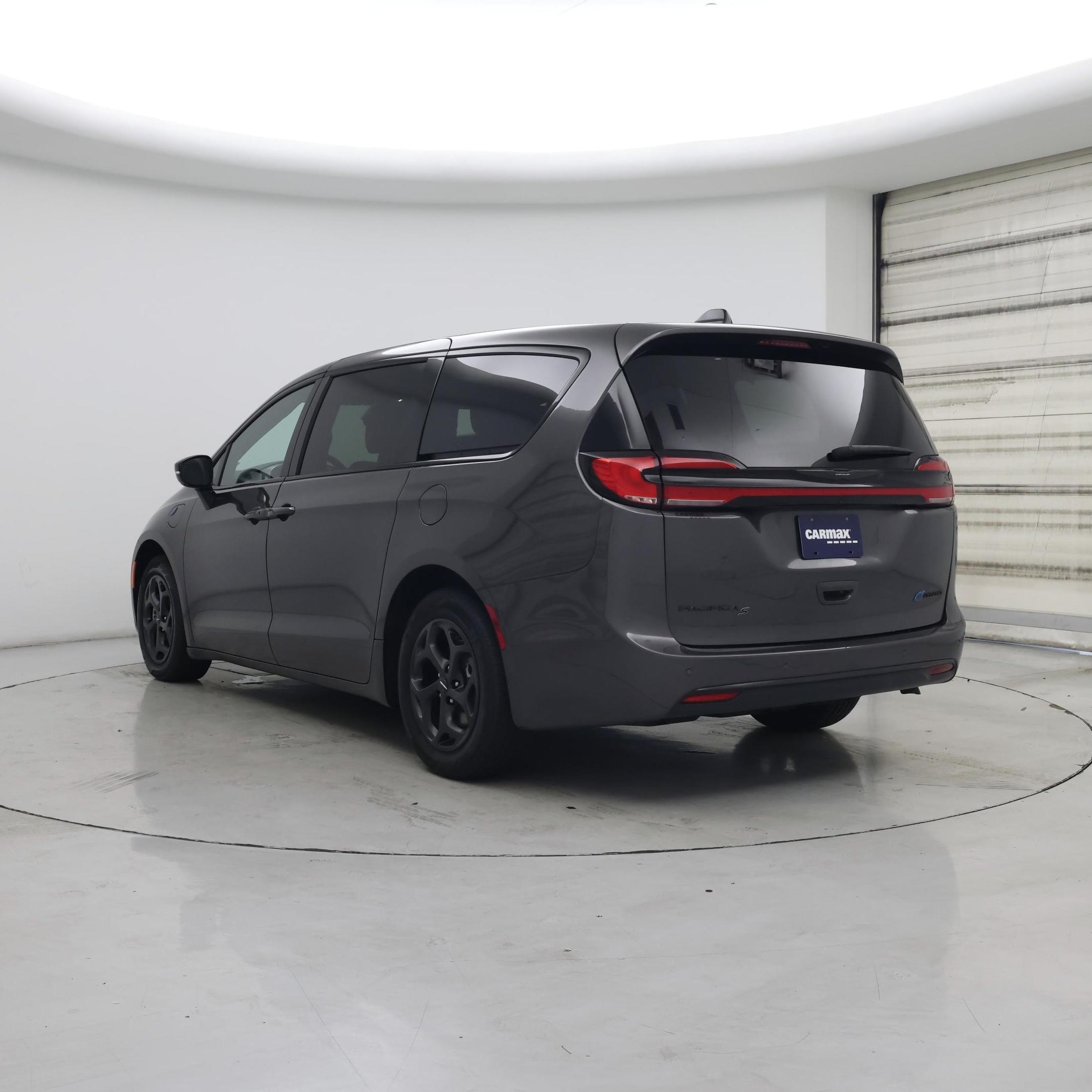 Thumbnail: 2023 Chrysler Pacifica - 2