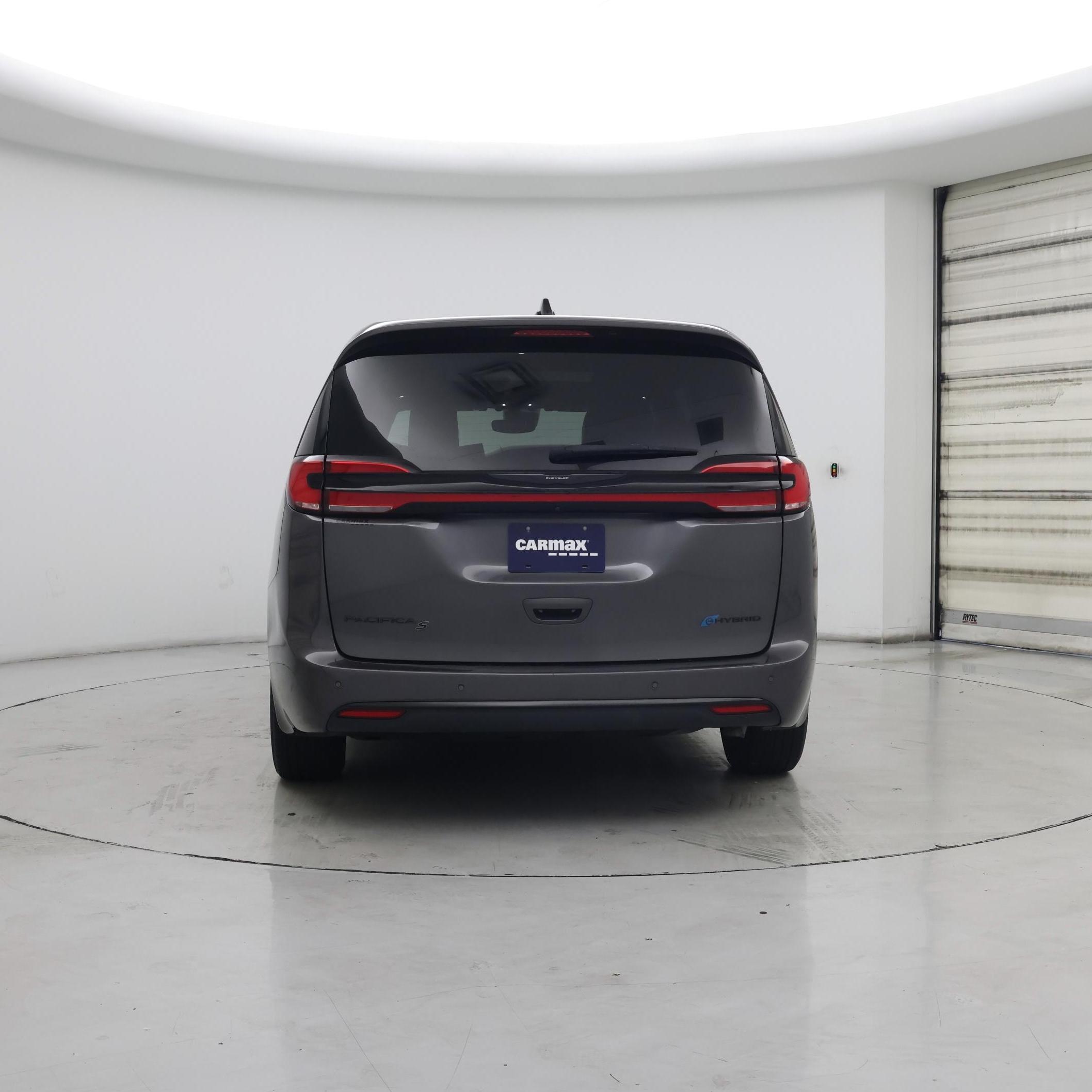 Thumbnail: 2023 Chrysler Pacifica - 6