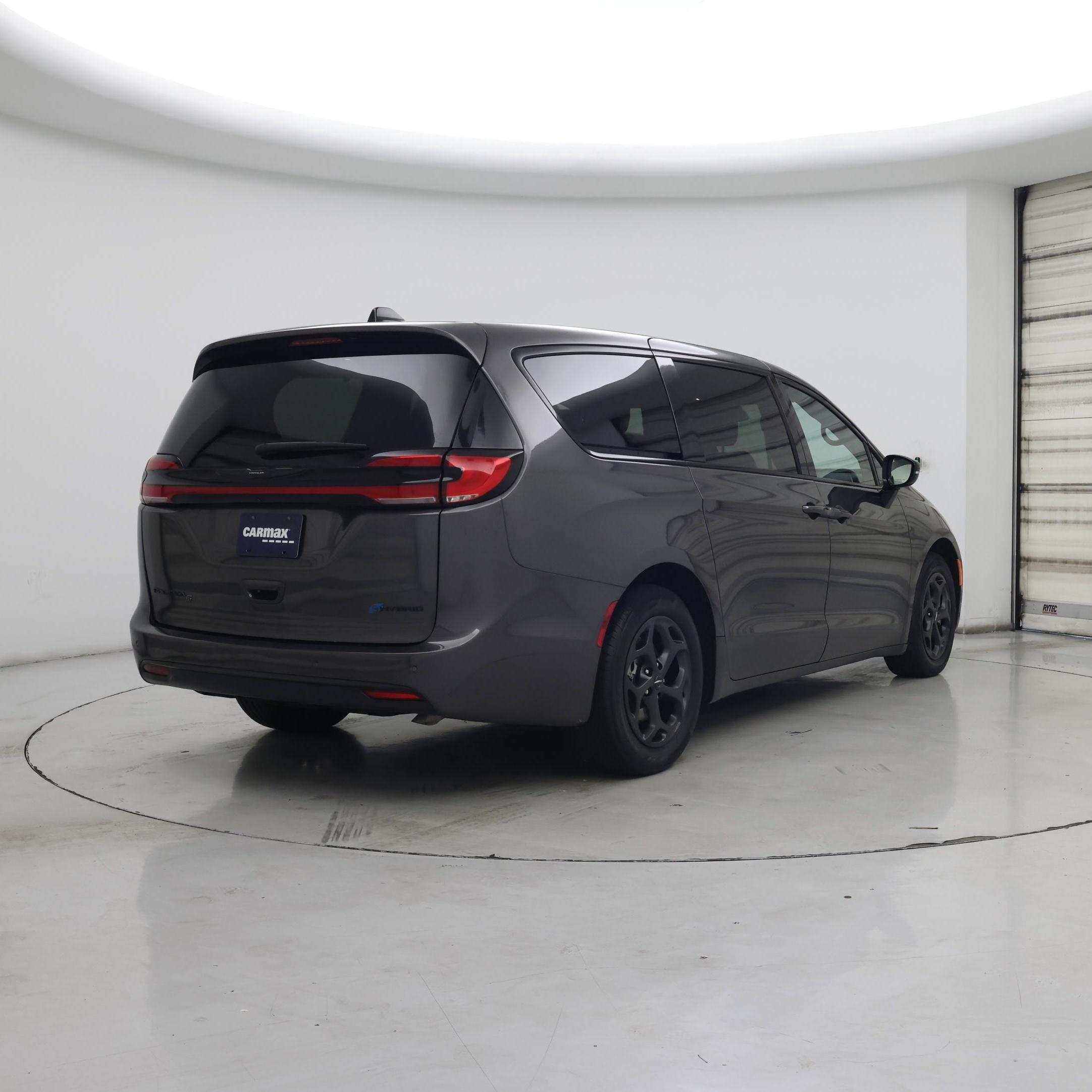 Thumbnail: 2023 Chrysler Pacifica - 8
