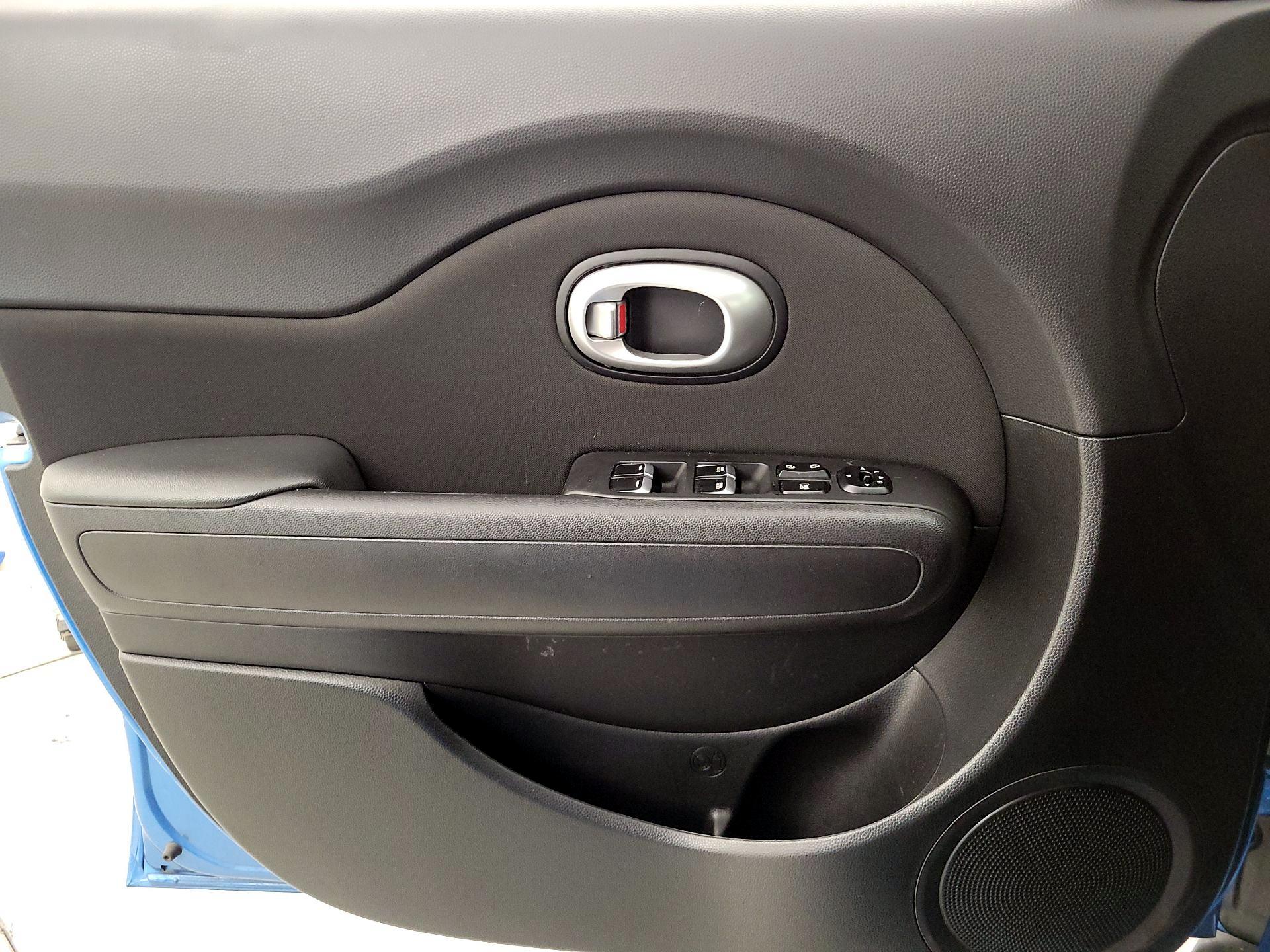 Thumbnail: 2019 Kia Soul - 12