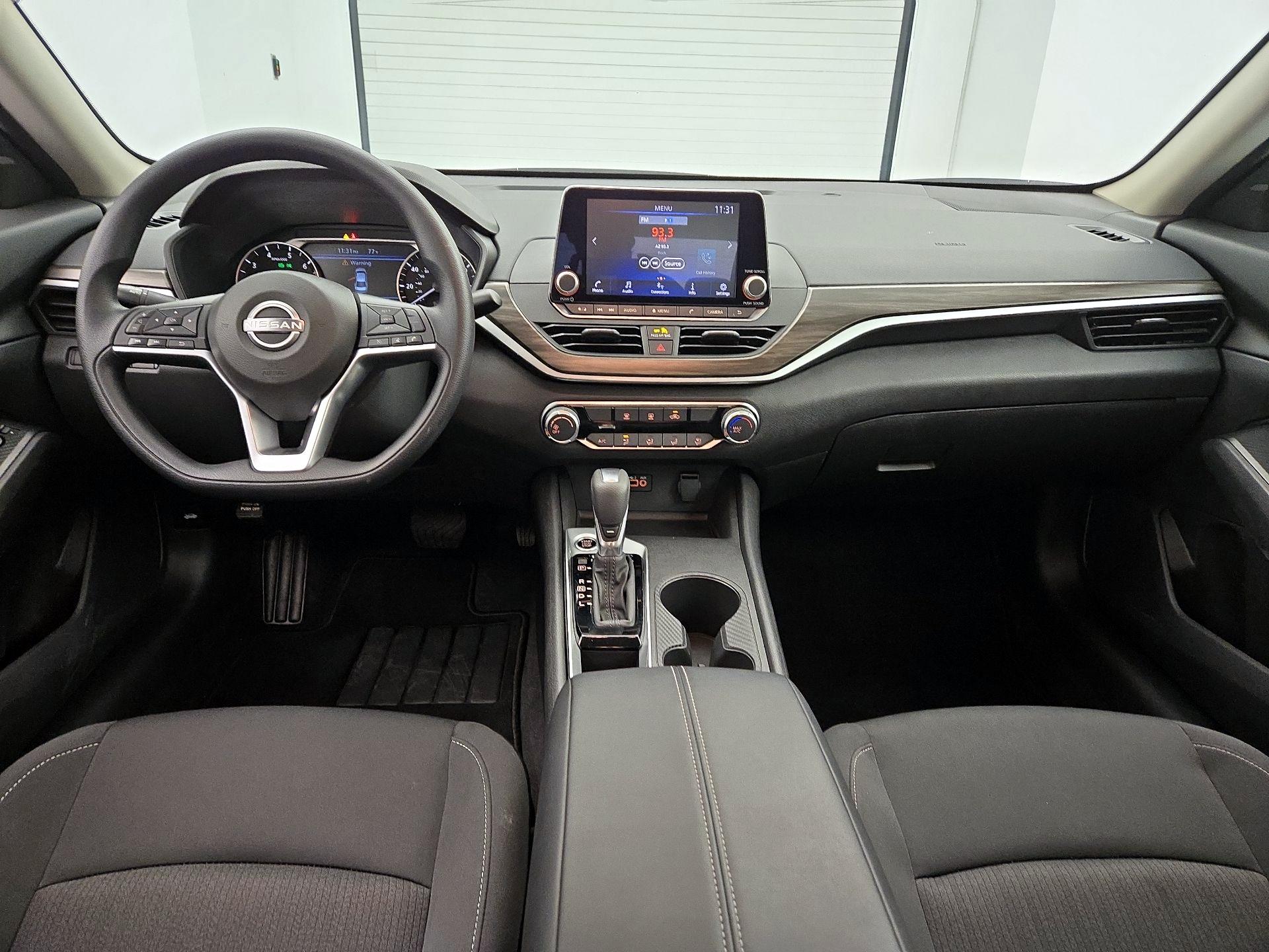 Thumbnail: 2025 Nissan Altima - 9