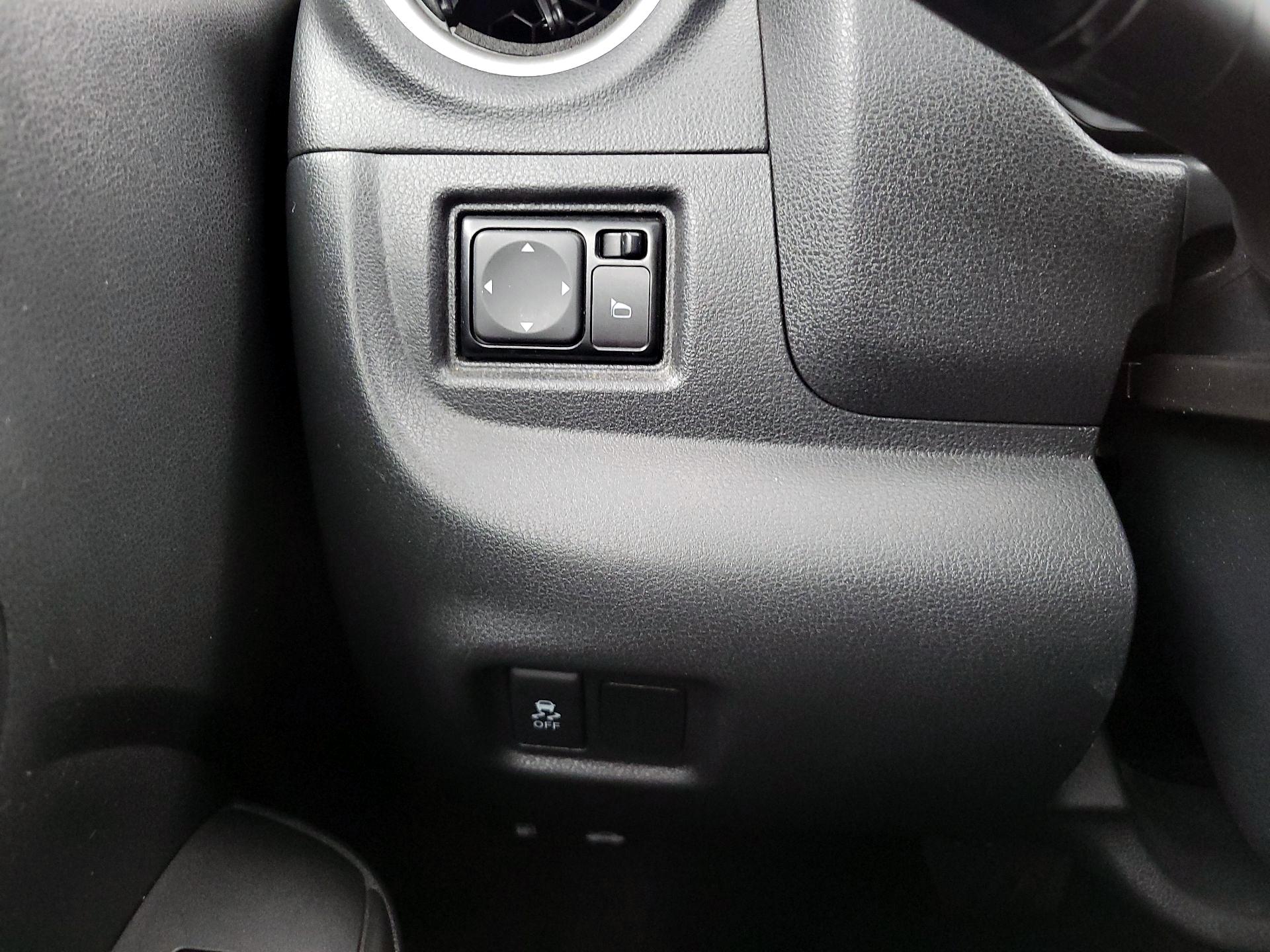 Thumbnail: 2018 Nissan Versa - 13