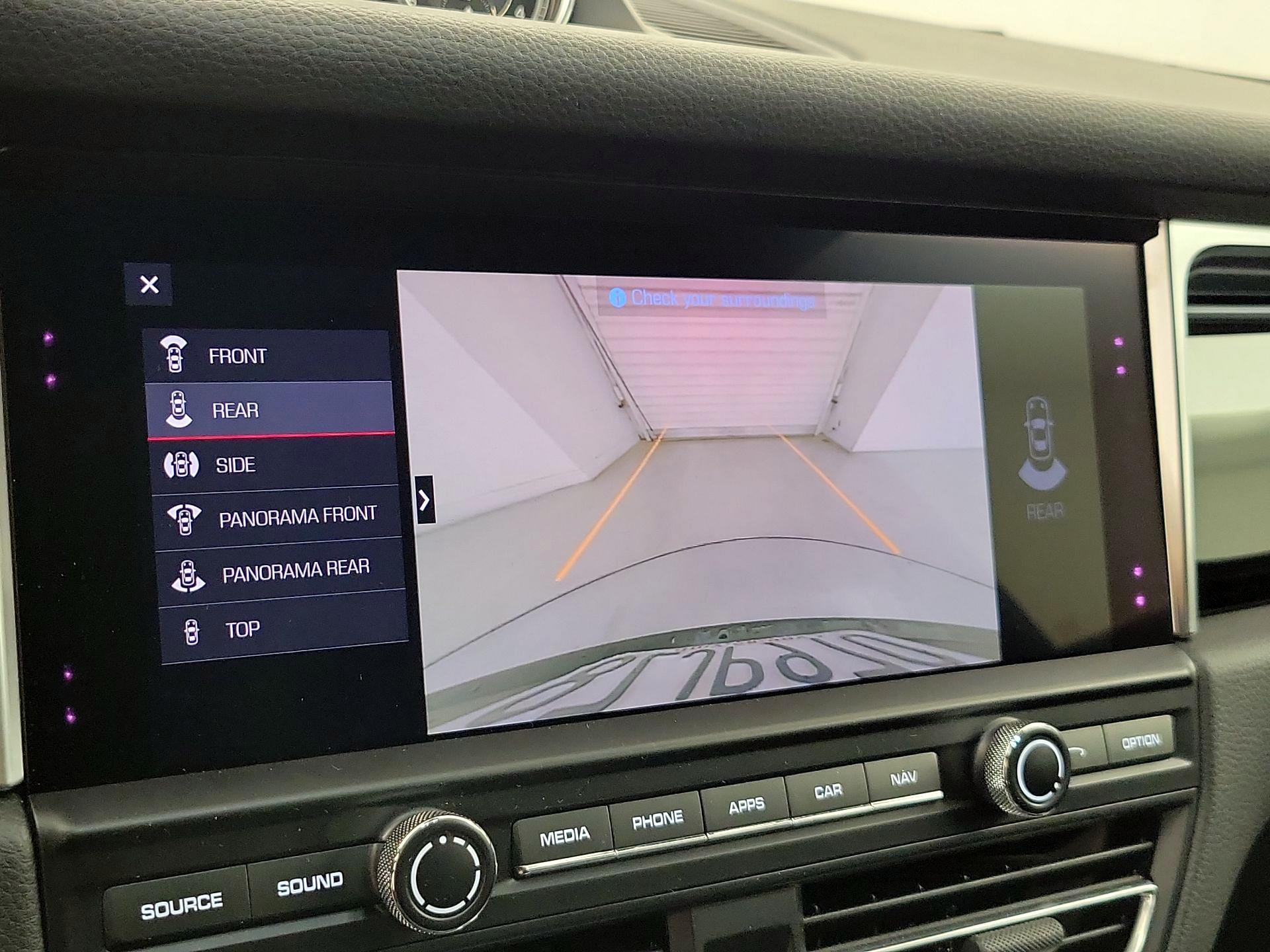Thumbnail: 2021 Porsche Macan - 15