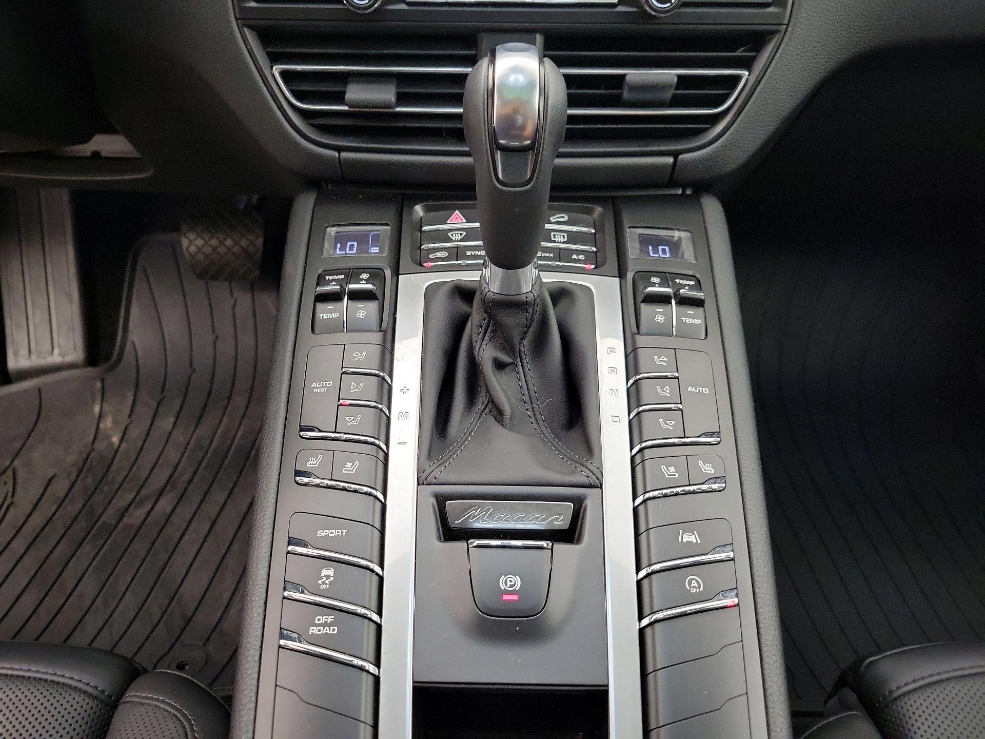 Thumbnail: 2021 Porsche Macan - 18