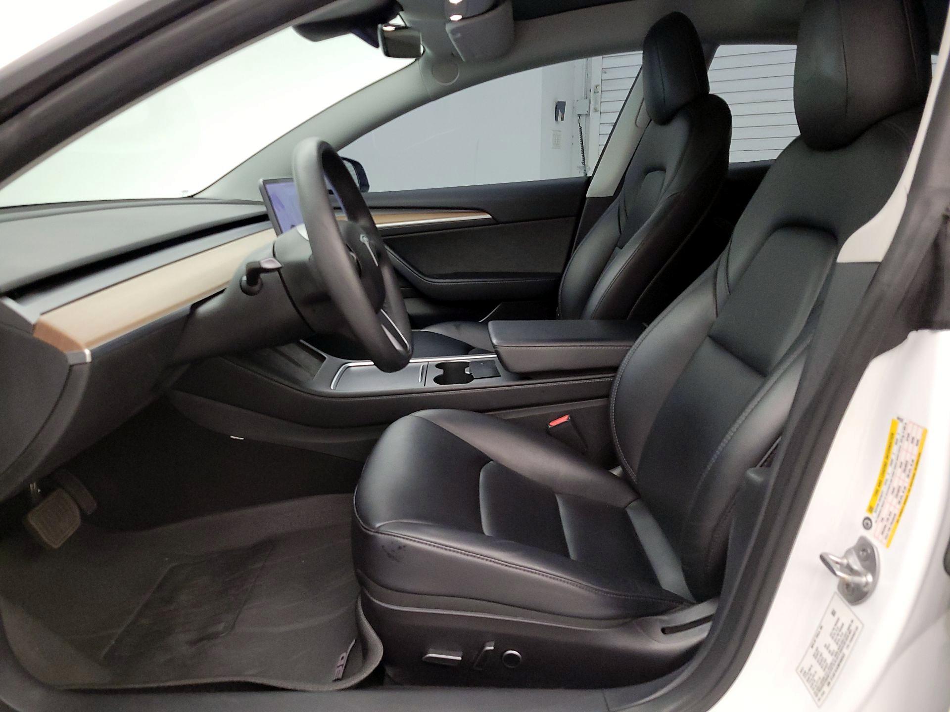 Thumbnail: 2021 Tesla Model 3 - 11