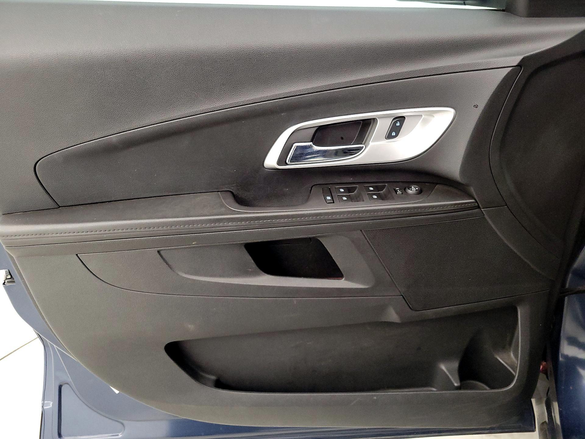 Thumbnail: 2016 Chevrolet Equinox - 12
