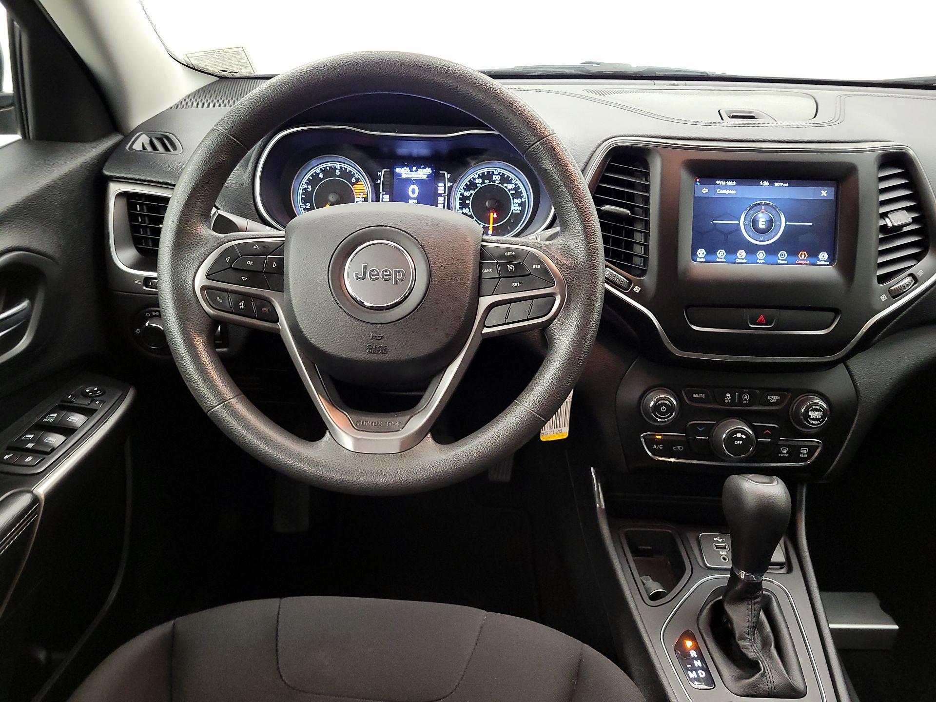 Thumbnail: 2020 Jeep Cherokee - 10