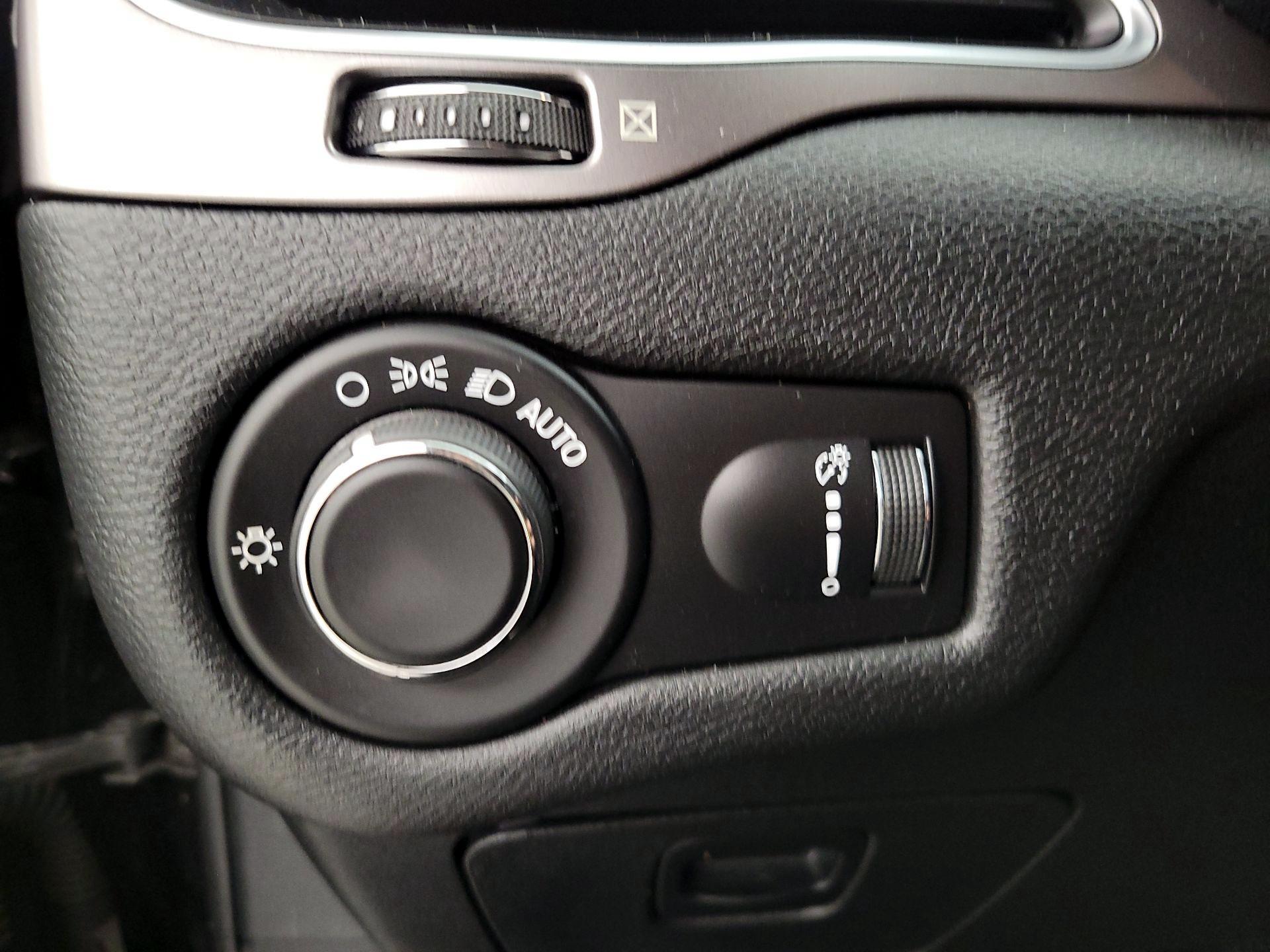 Thumbnail: 2020 Jeep Cherokee - 13