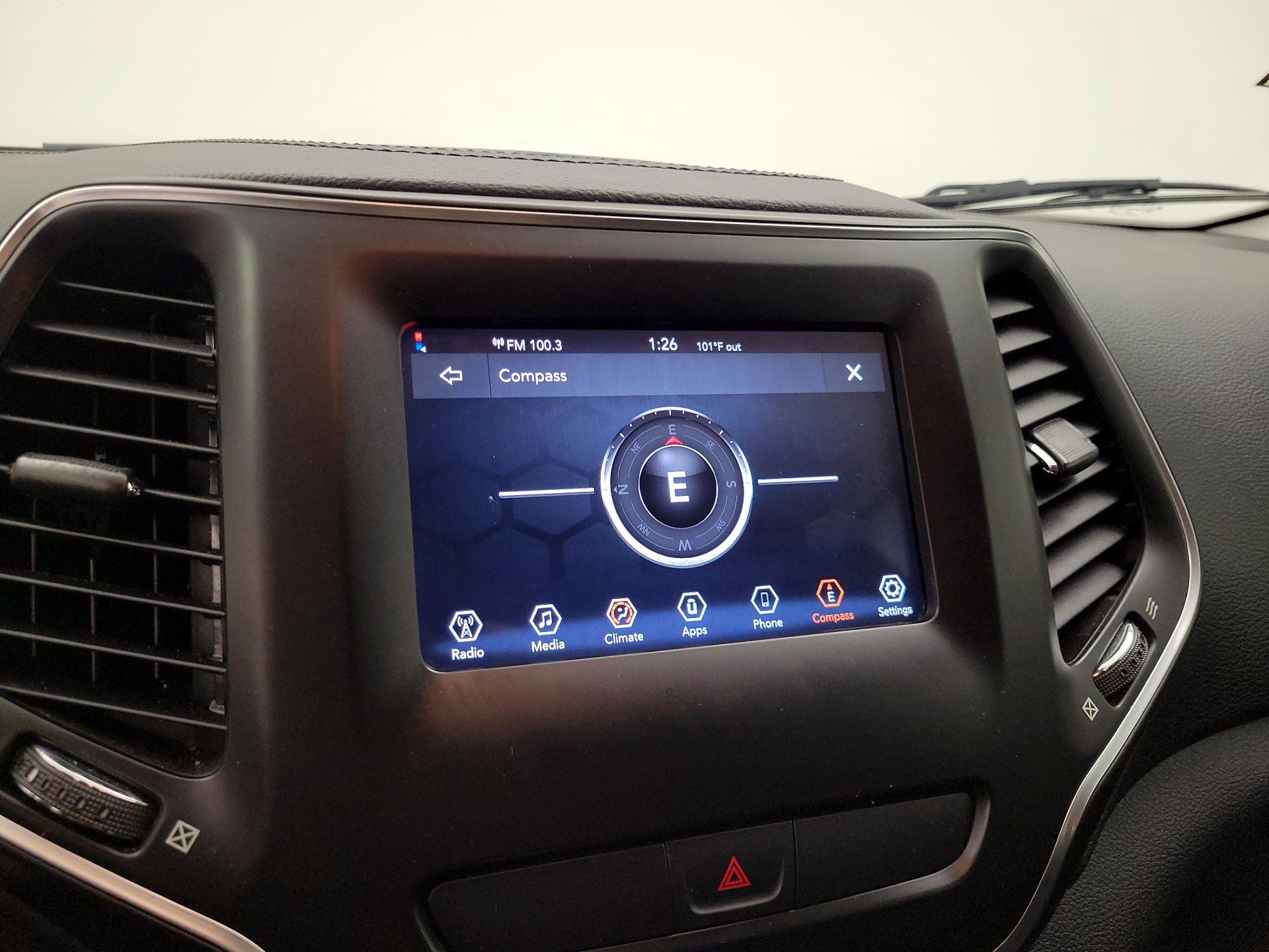 Thumbnail: 2020 Jeep Cherokee - 14