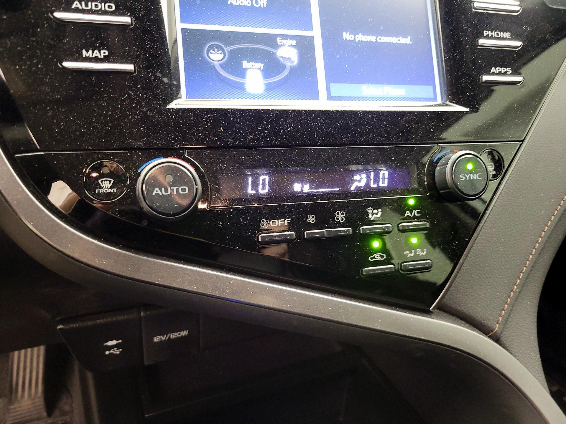 Thumbnail: 2019 Toyota Camry - 16