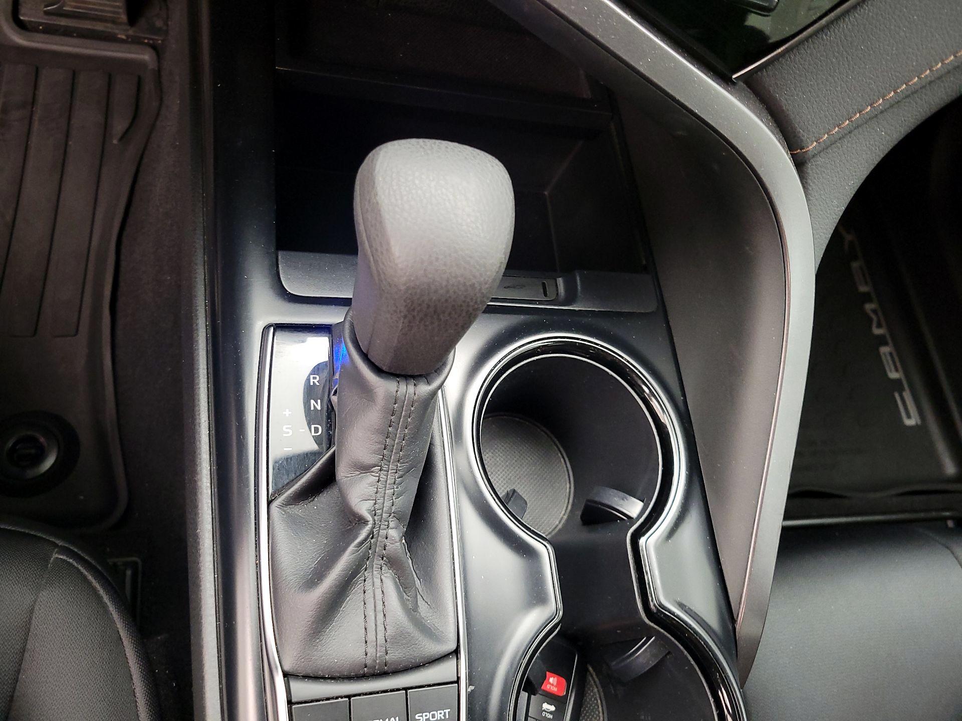 Thumbnail: 2019 Toyota Camry - 17