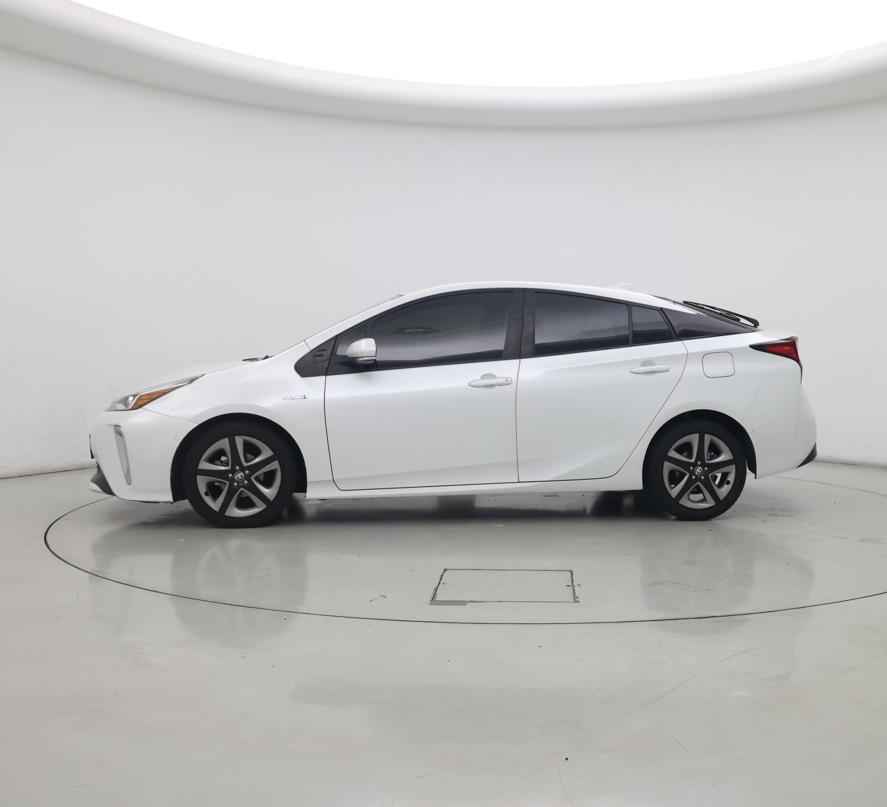 Thumbnail: 2022 Toyota Prius - 3