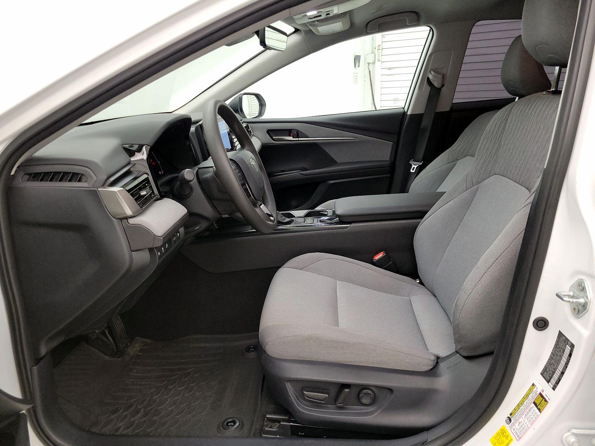 Thumbnail: 2025 Toyota Camry - 11