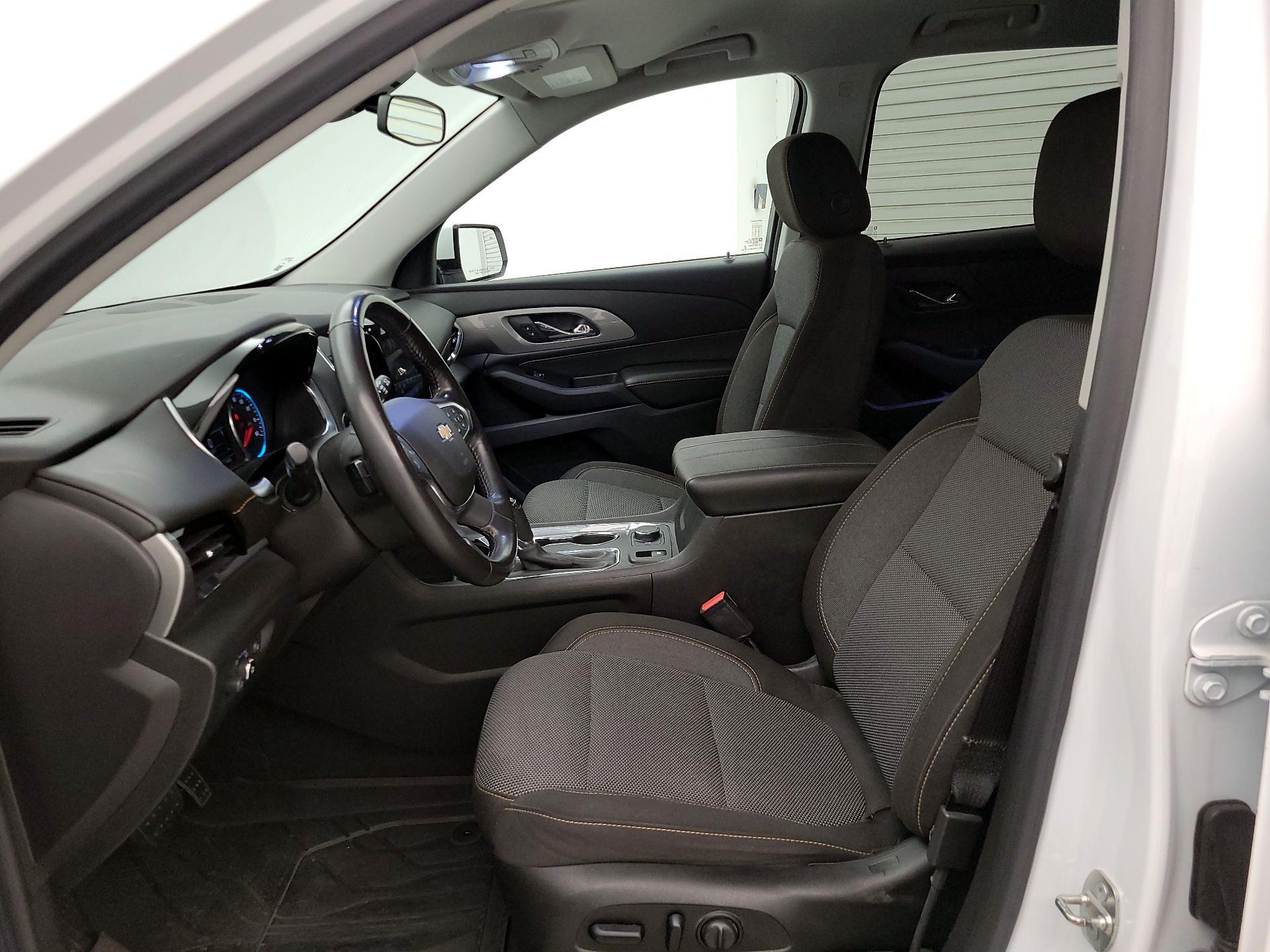 Thumbnail: 2018 Chevrolet Traverse - 11
