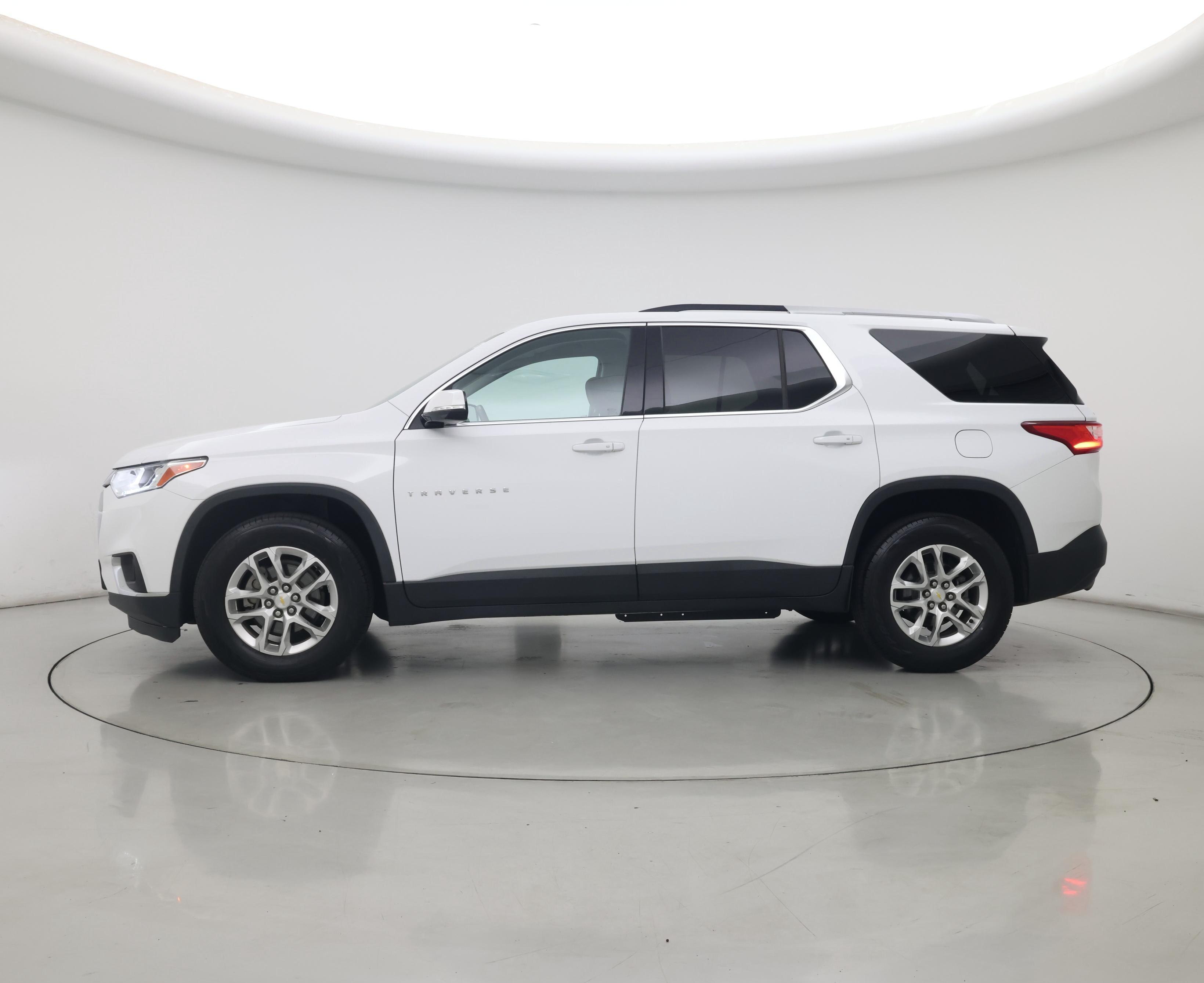 Thumbnail: 2018 Chevrolet Traverse - 3